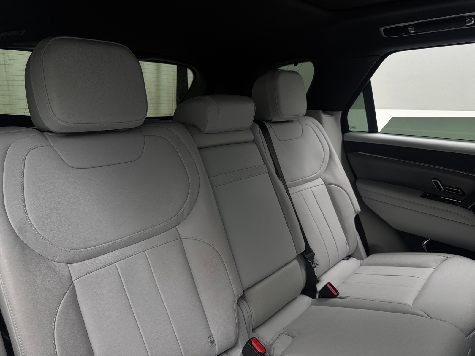 Thumbnail: 2025 Land Rover Range Rover Sport - 6