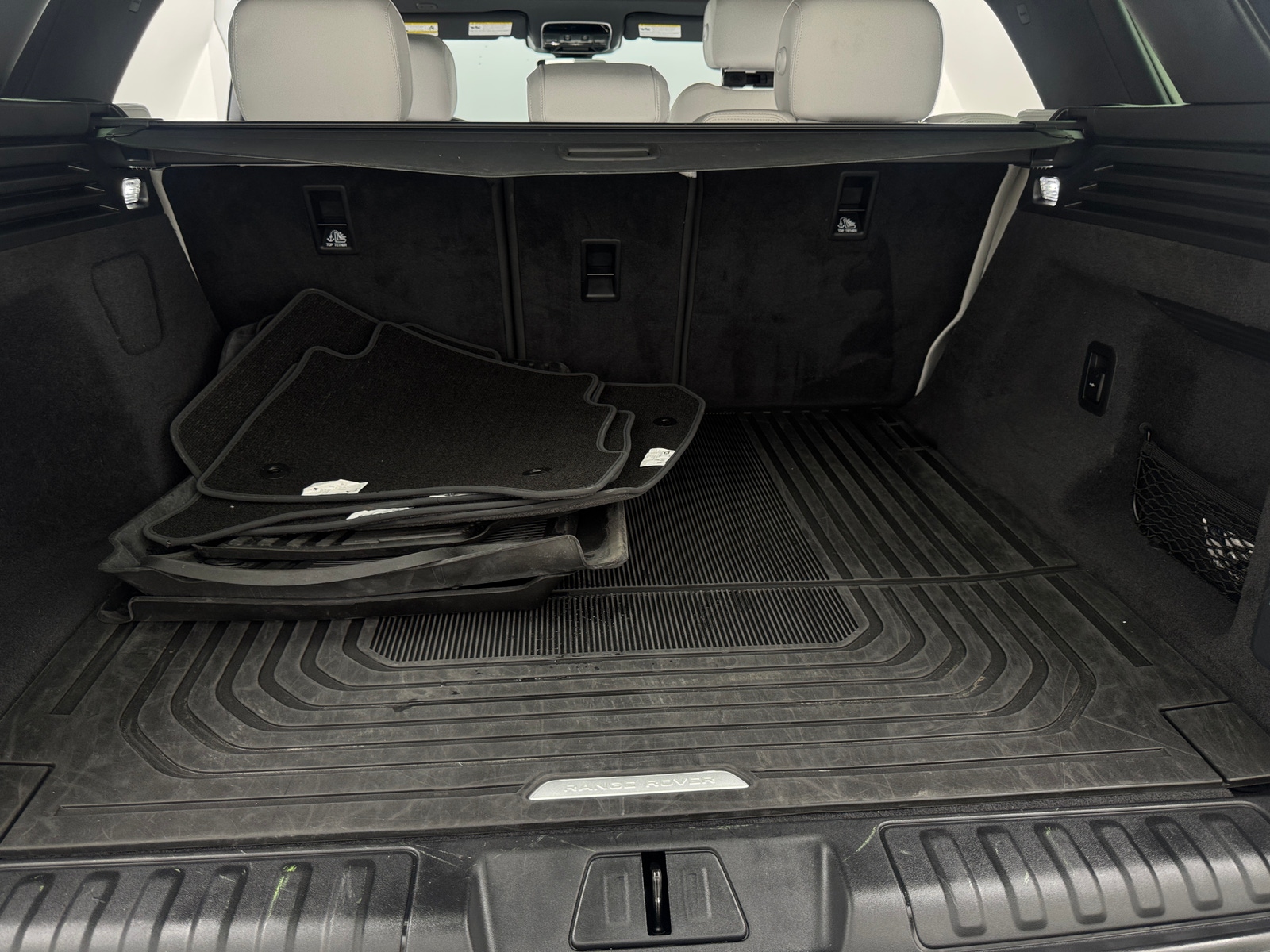 Thumbnail: 2025 Land Rover Range Rover Sport - 7