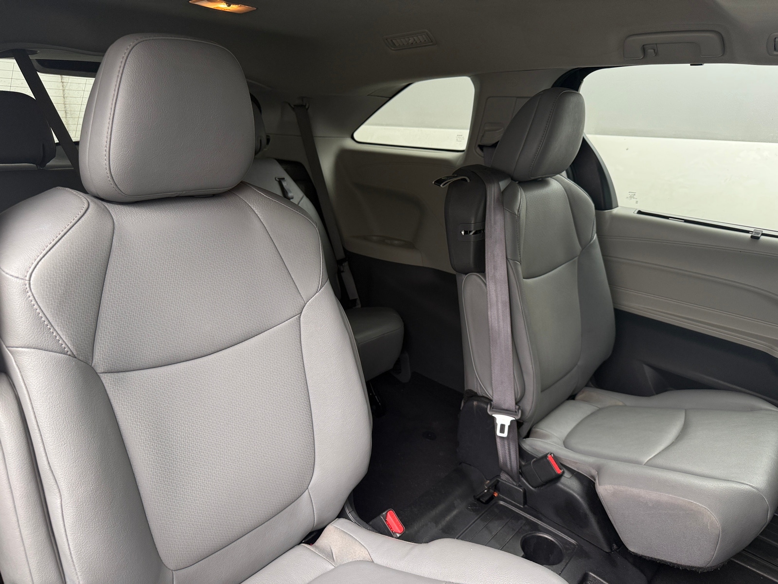 Thumbnail: 2023 Toyota Sienna - 6