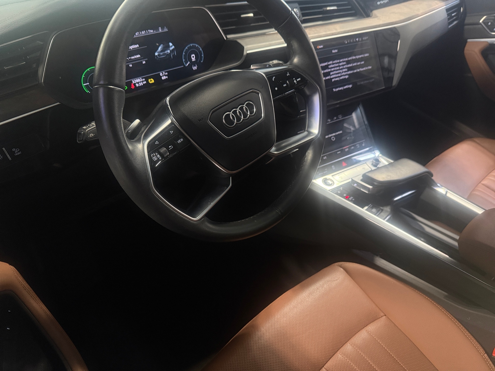Thumbnail: 2022 Audi e-tron - 4