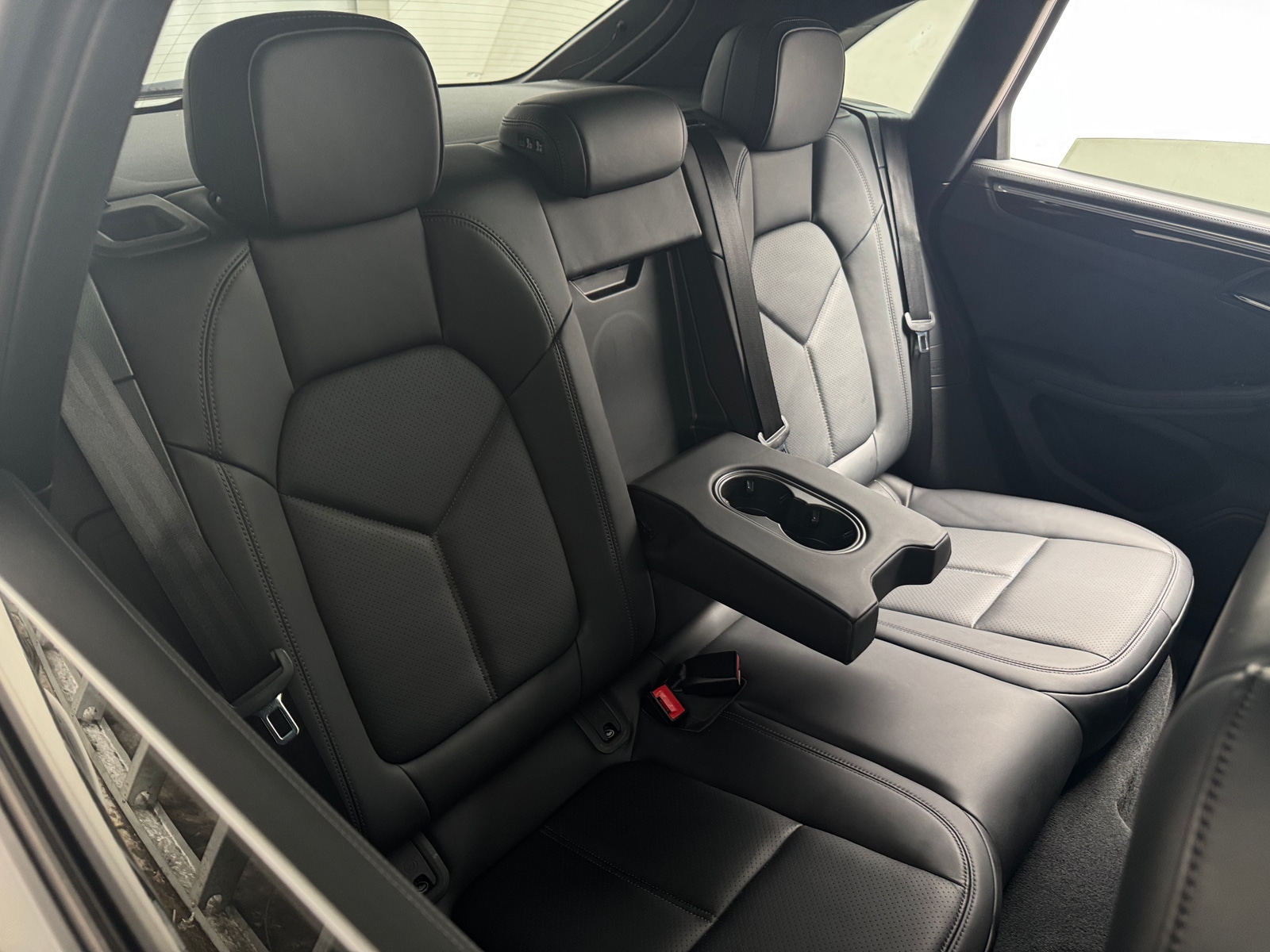 Thumbnail: 2023 Porsche Macan - 5