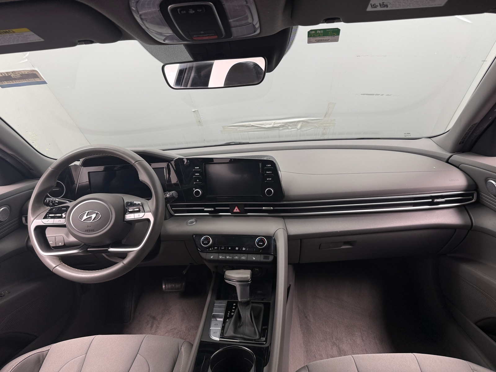 Thumbnail: 2022 Hyundai Elantra - 3