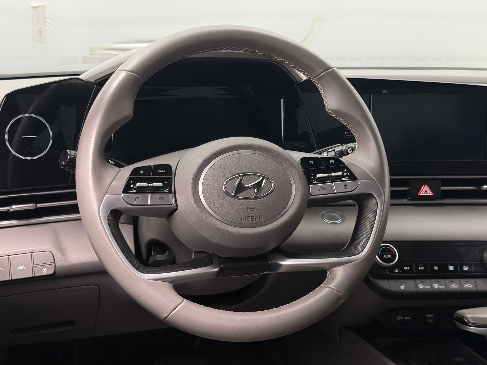 Thumbnail: 2022 Hyundai Elantra - 5