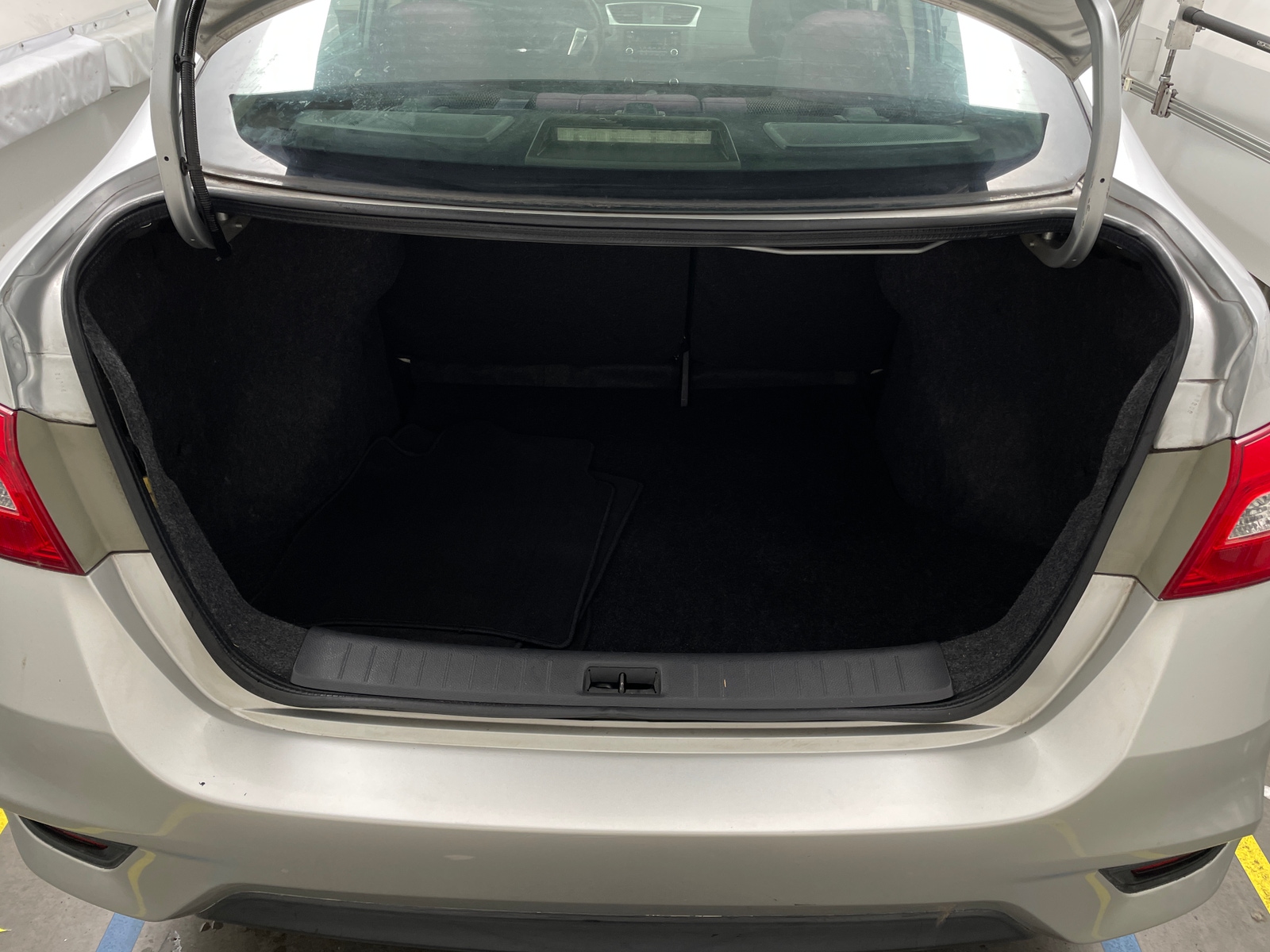 Thumbnail: 2017 Nissan Sentra - 7