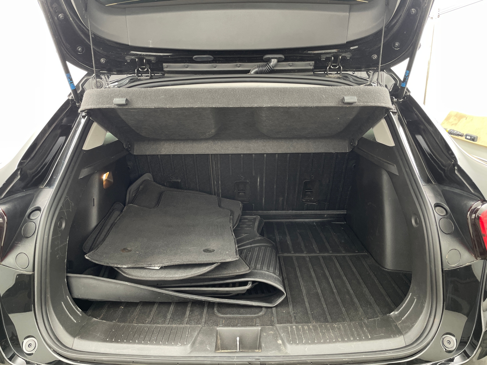 Thumbnail: 2025 Chevrolet Trax - 6