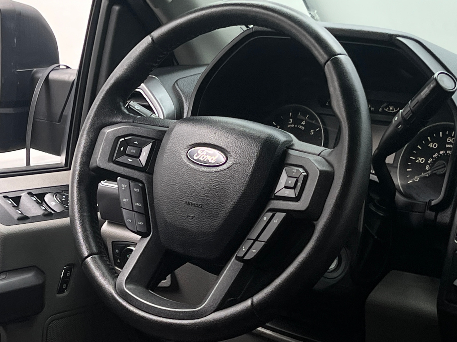 Thumbnail: 2019 Ford Econoline - 5