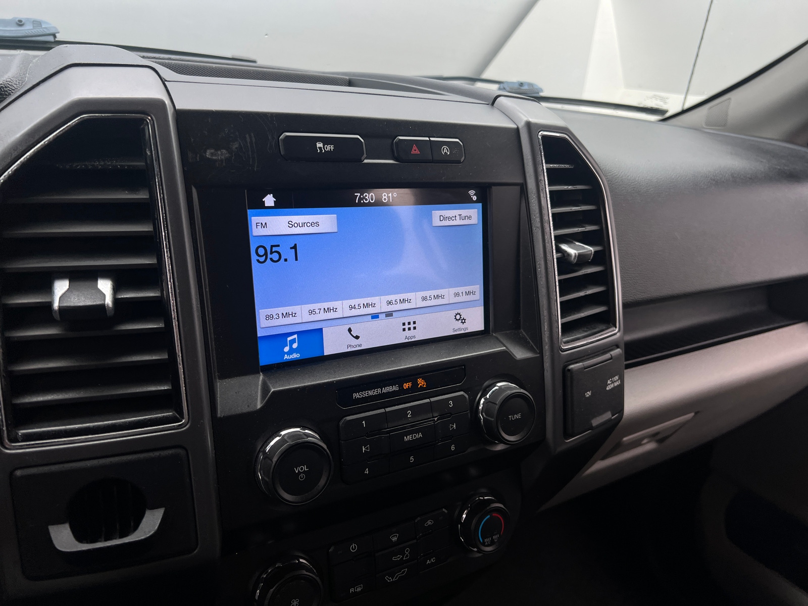 Thumbnail: 2019 Ford Econoline - 4
