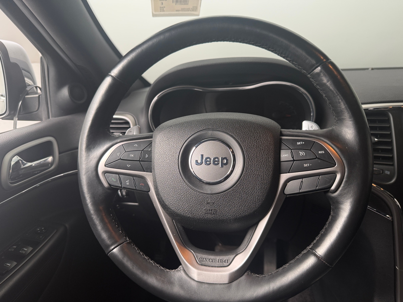 Thumbnail: 2018 Jeep Grand Cherokee - 4