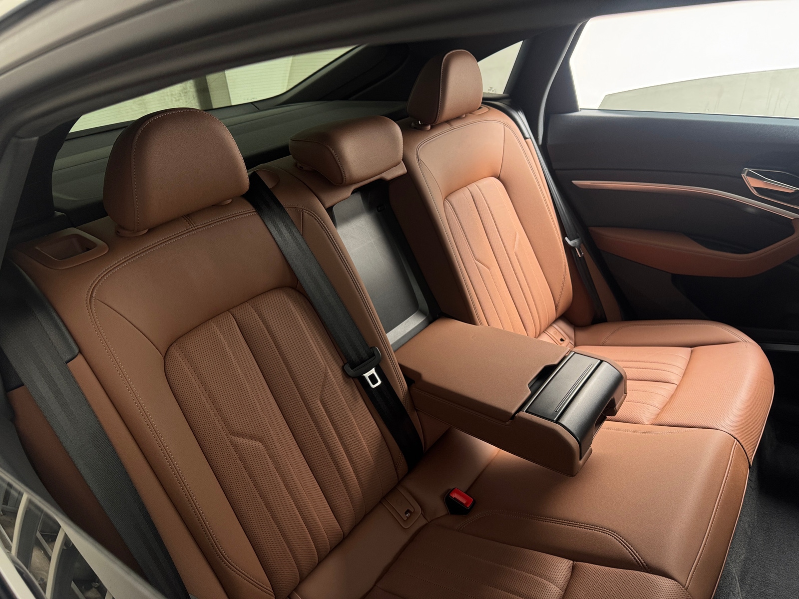 Thumbnail: 2024 Audi Q8 e-tron - 5