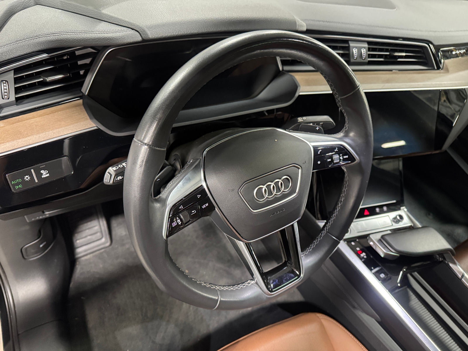 Thumbnail: 2024 Audi Q8 e-tron - 4