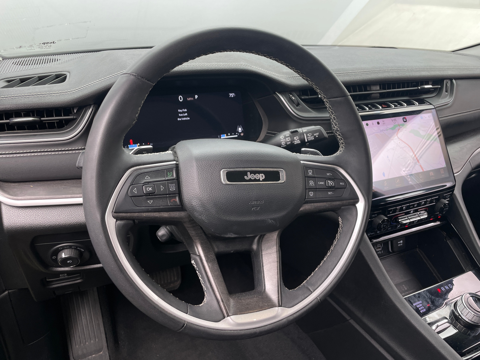 Thumbnail: 2023 Jeep Grand Cherokee L - 4