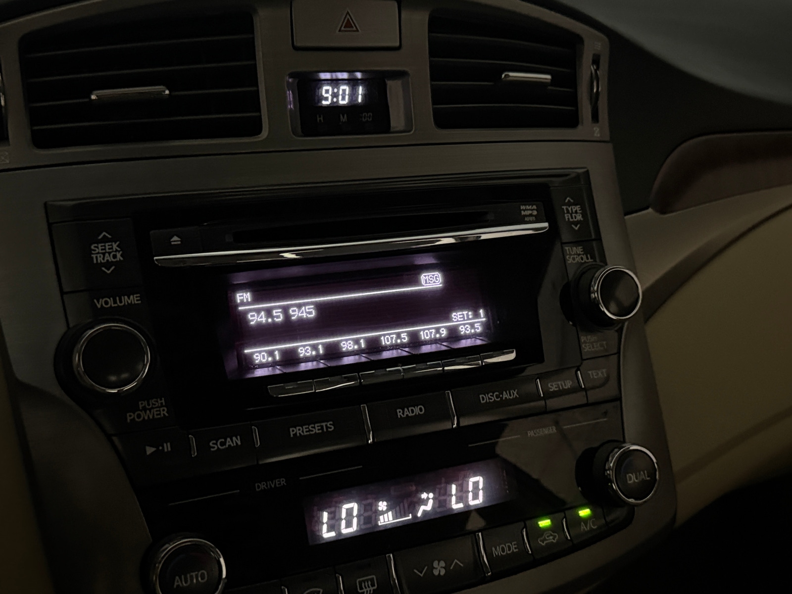 Thumbnail: 2011 Toyota Avalon - 3