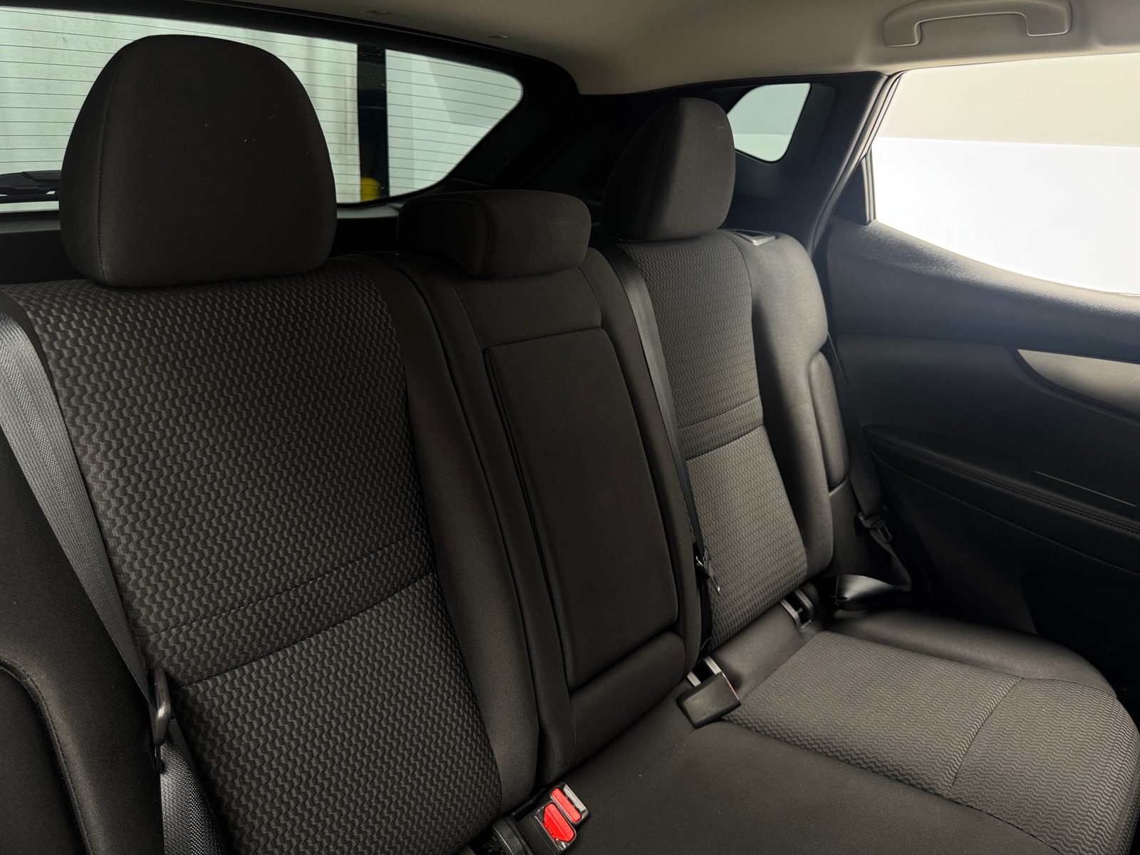 Thumbnail: 2020 Nissan Rogue Sport - 6