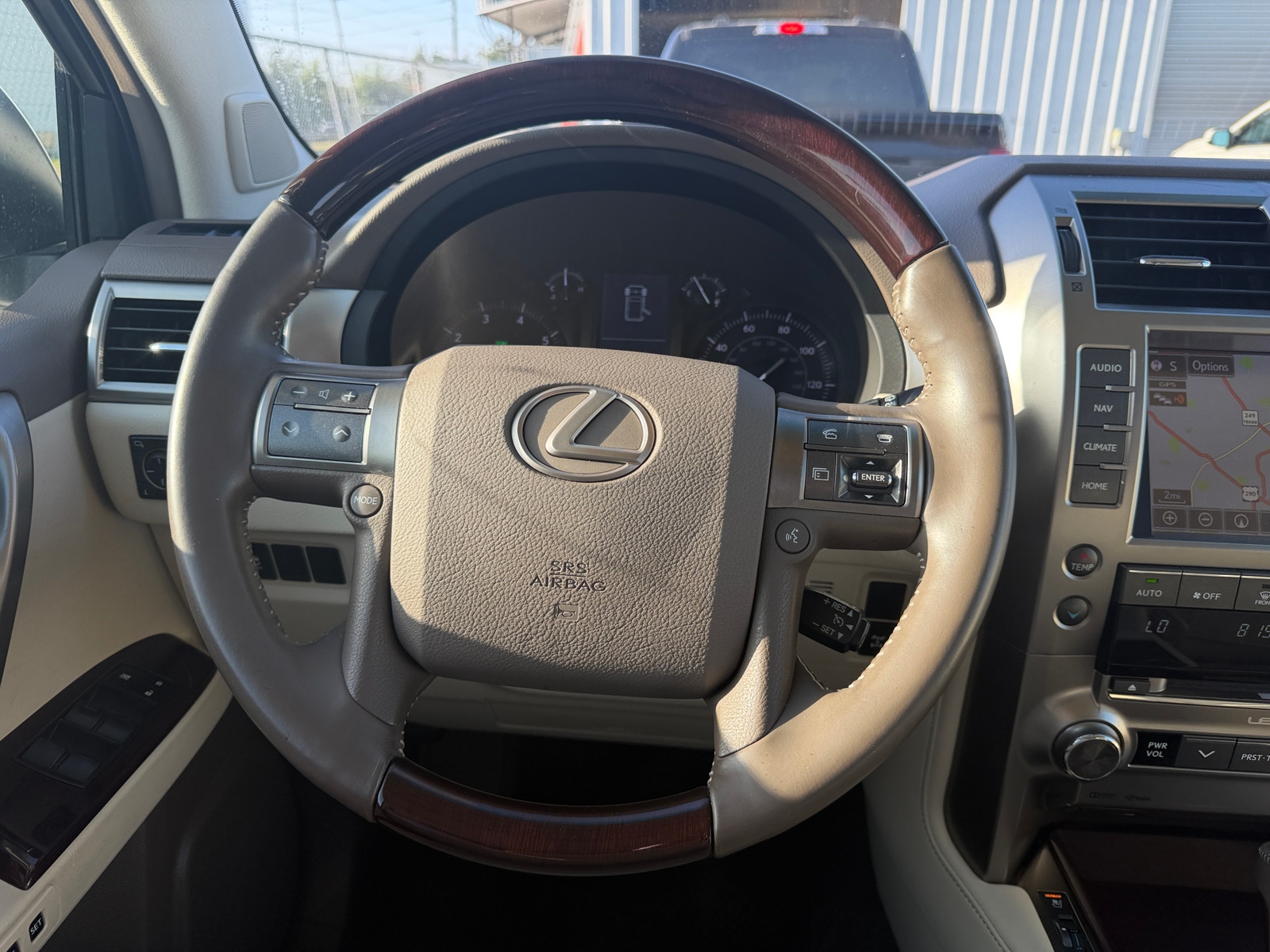 Thumbnail: 2019 Lexus GX - 4