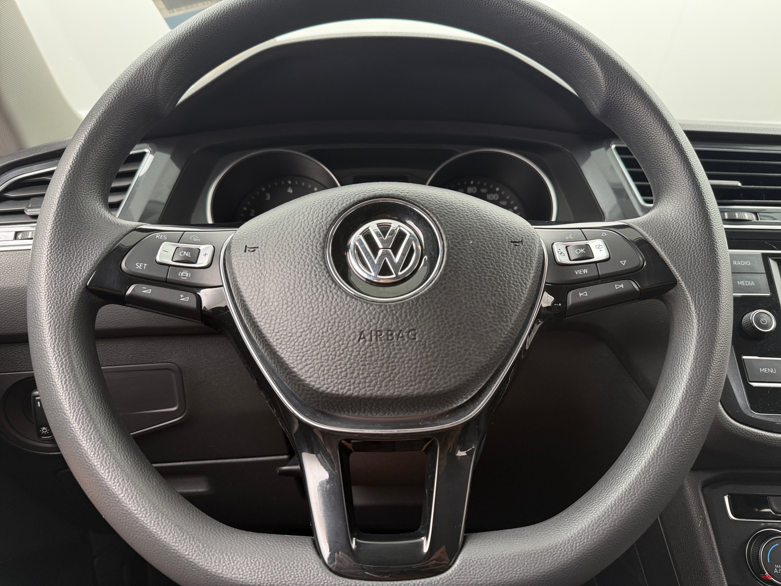Thumbnail: 2021 Volkswagen Tiguan - 5