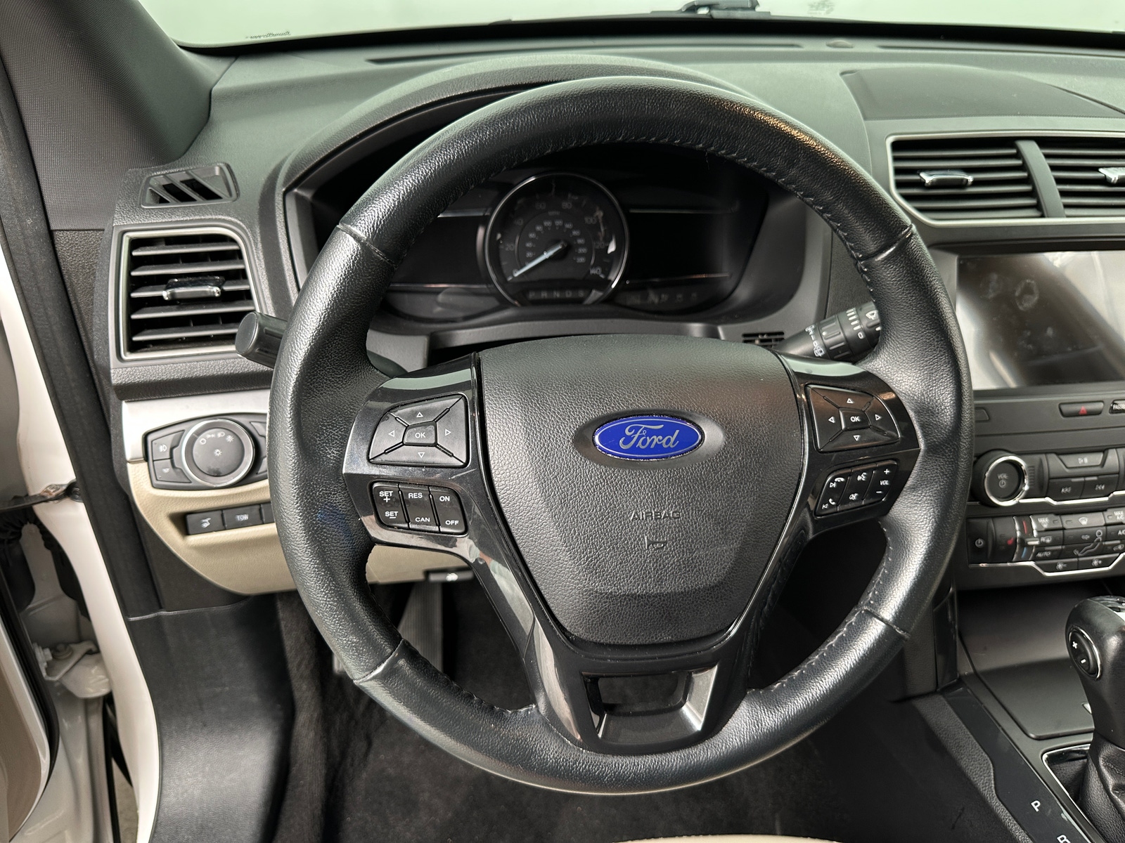 Thumbnail: 2019 Ford Explorer - 4