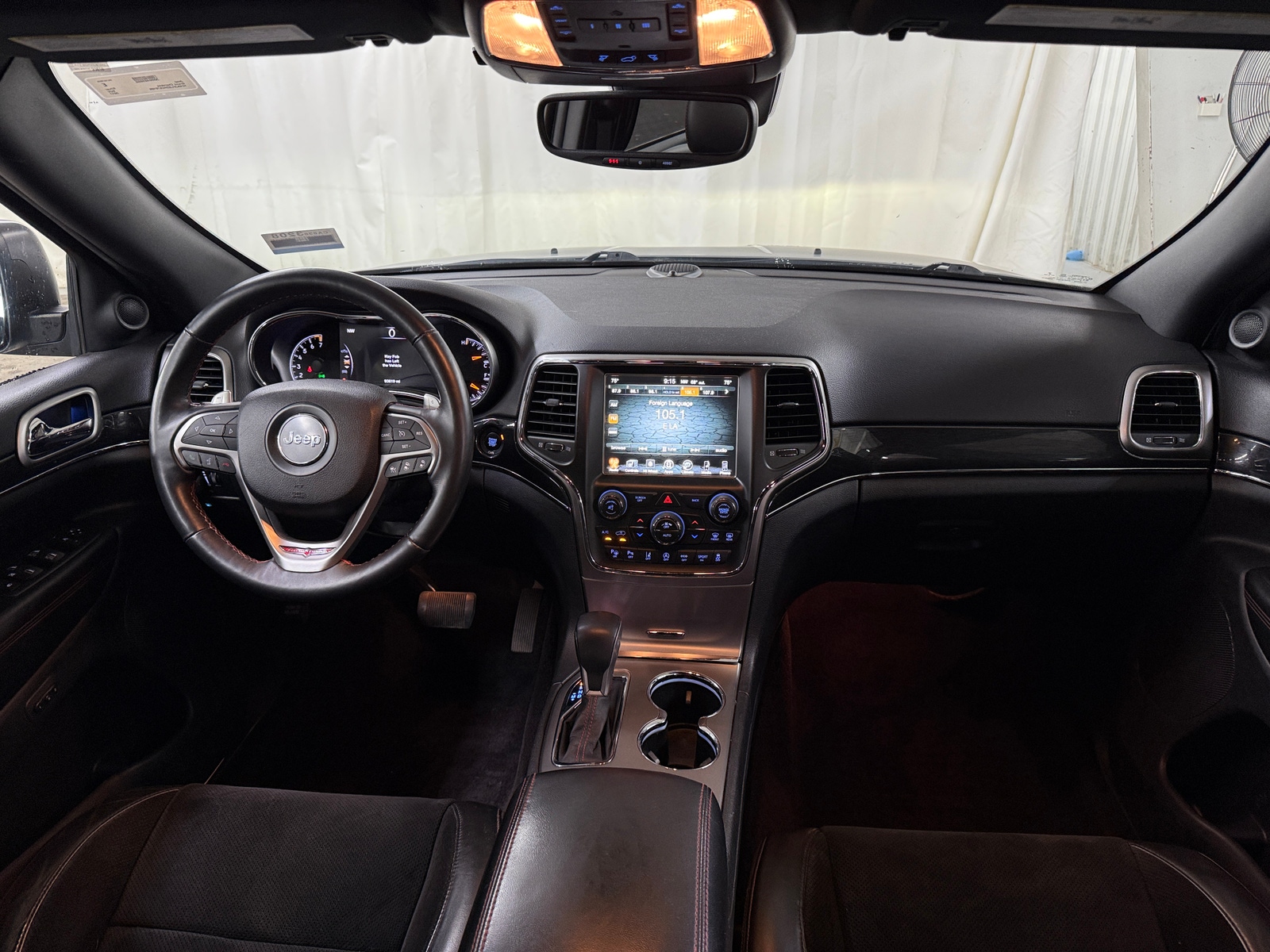 Thumbnail: 2017 Jeep Grand Cherokee - 3