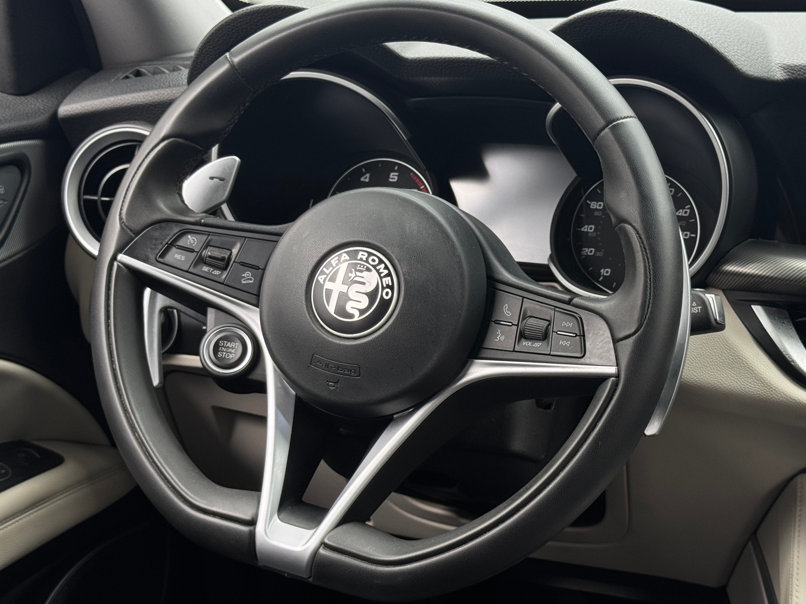 Thumbnail: 2019 Alfa Romeo Stelvio - 4