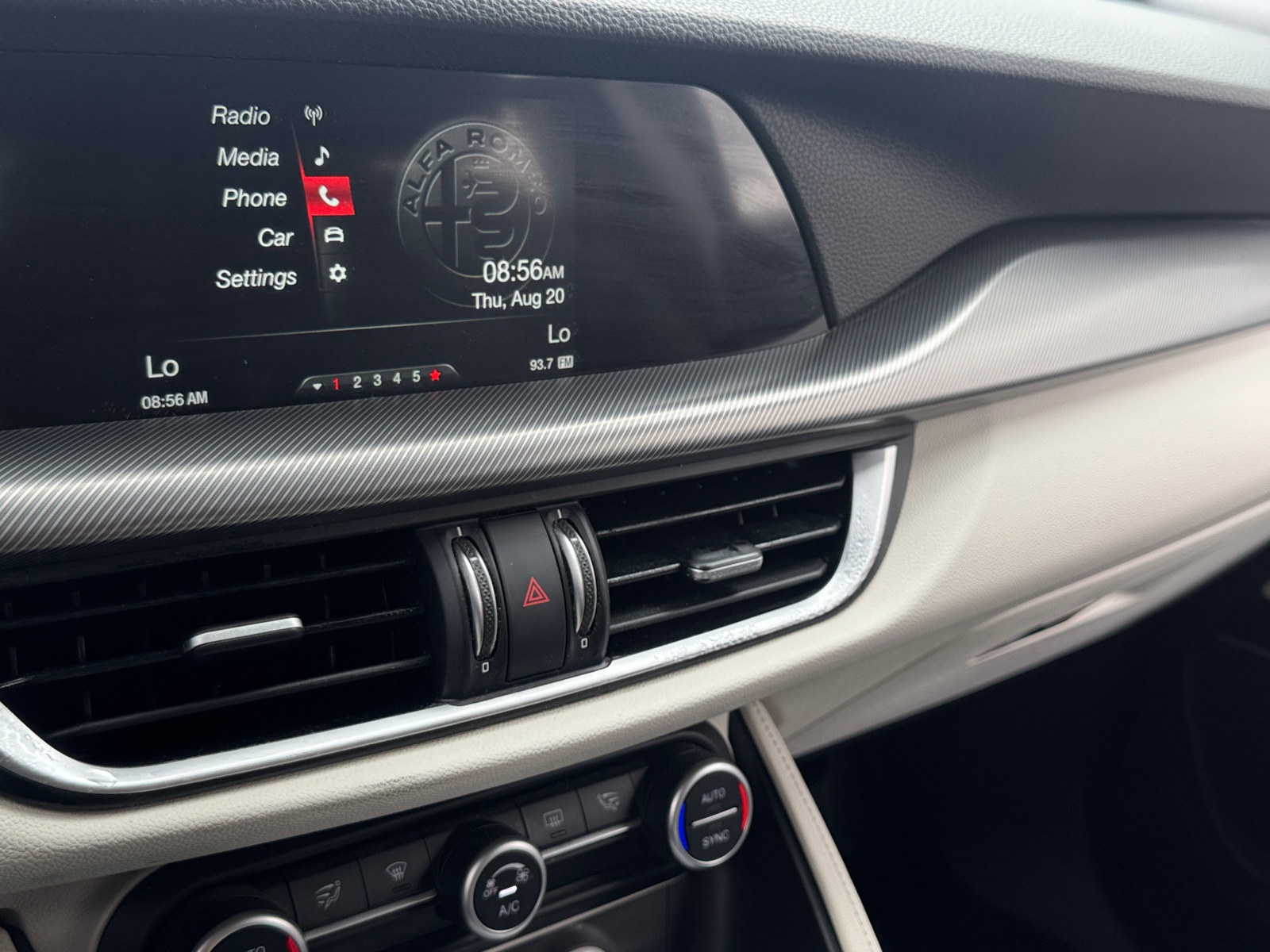 Thumbnail: 2019 Alfa Romeo Stelvio - 3