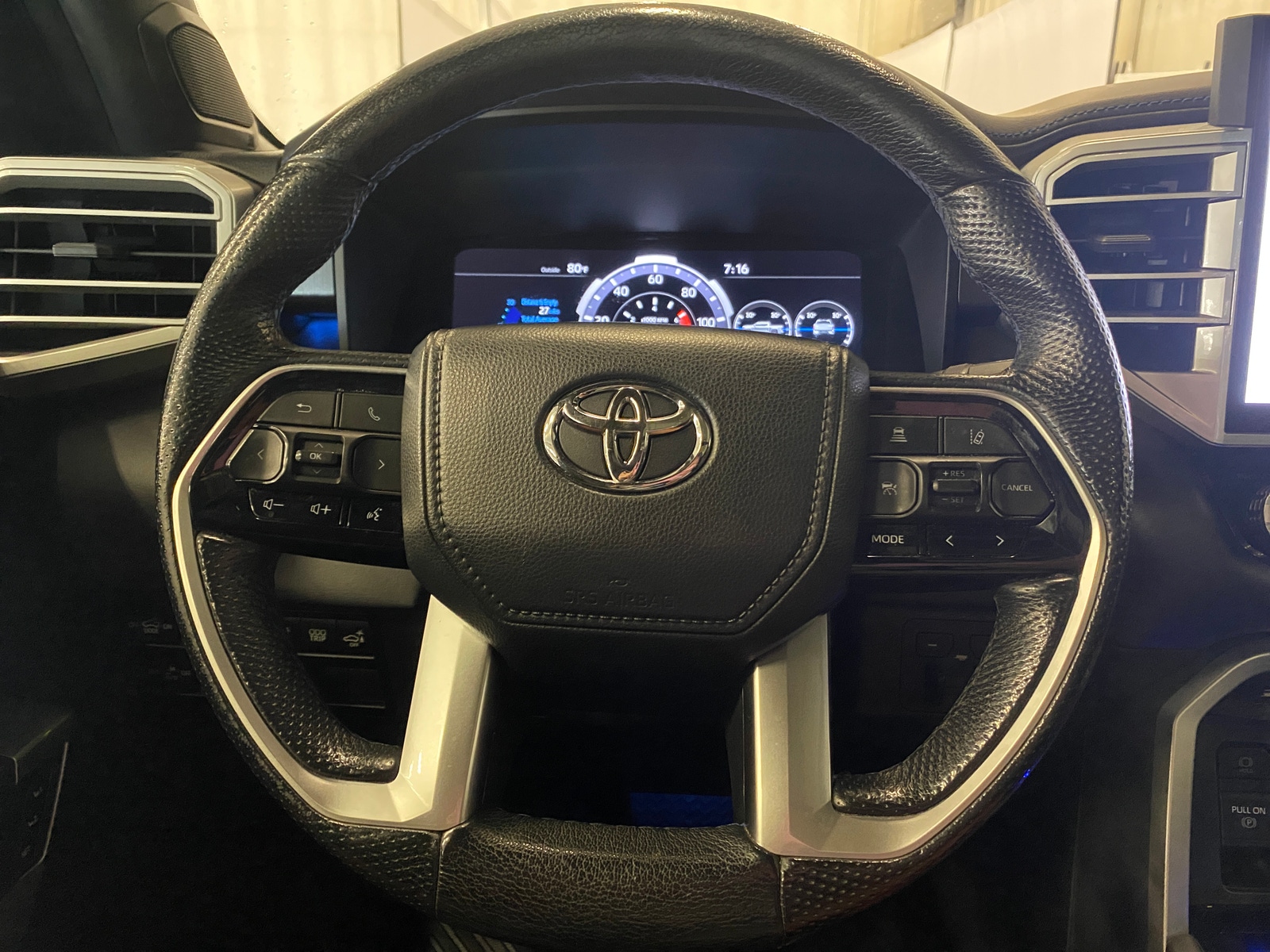 Thumbnail: 2022 Toyota Tundra - 4
