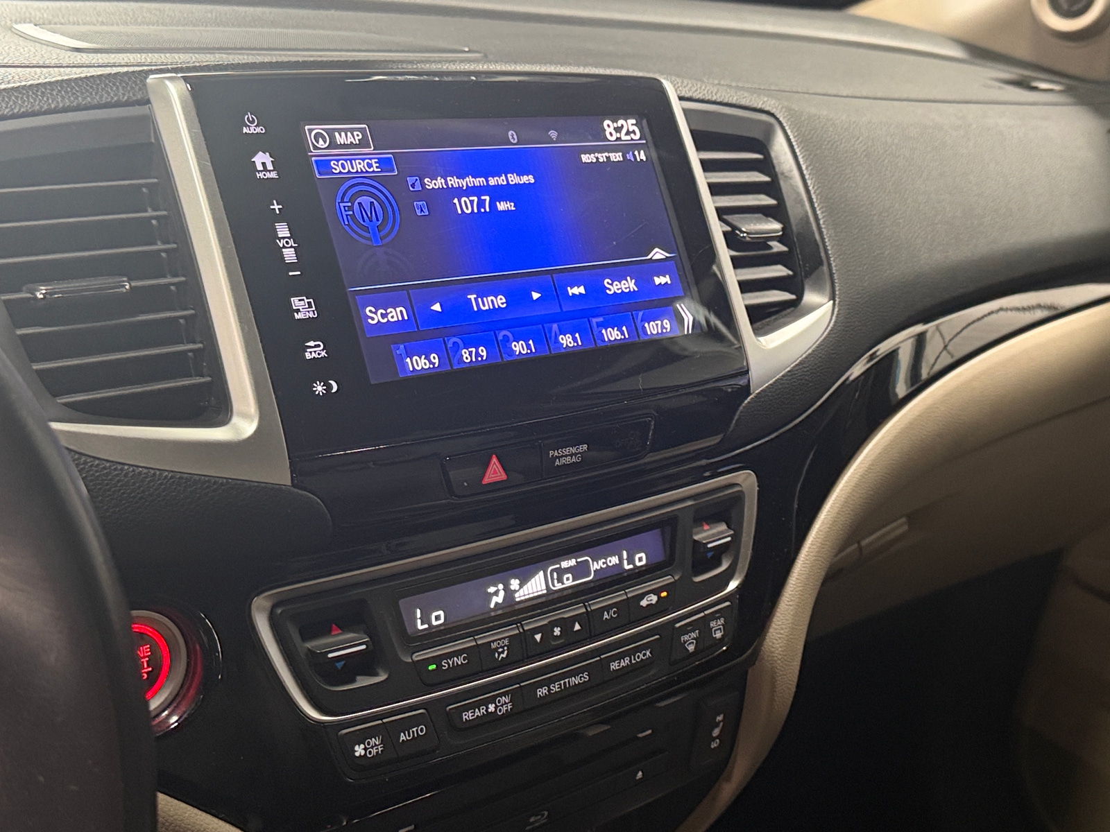 Thumbnail: 2017 Honda Pilot - 3
