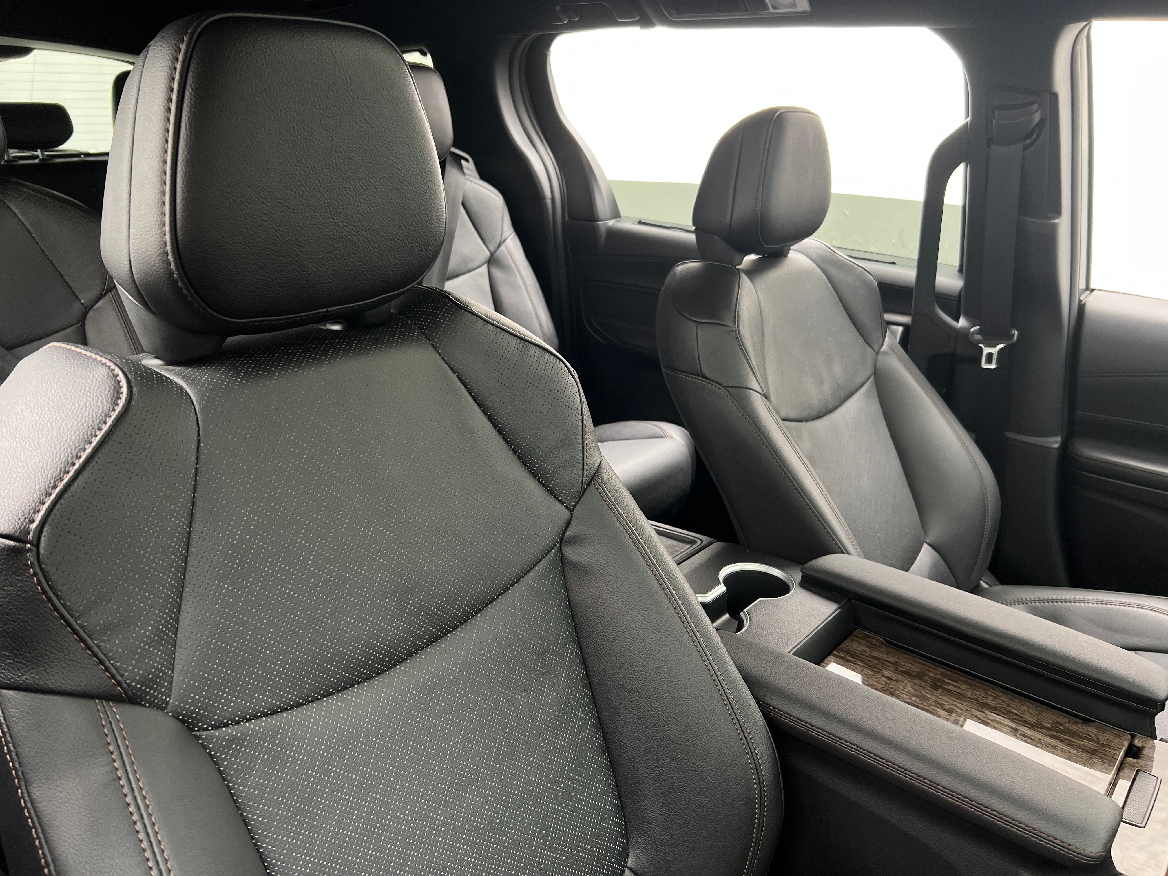 2025 Toyota Sienna Platinum