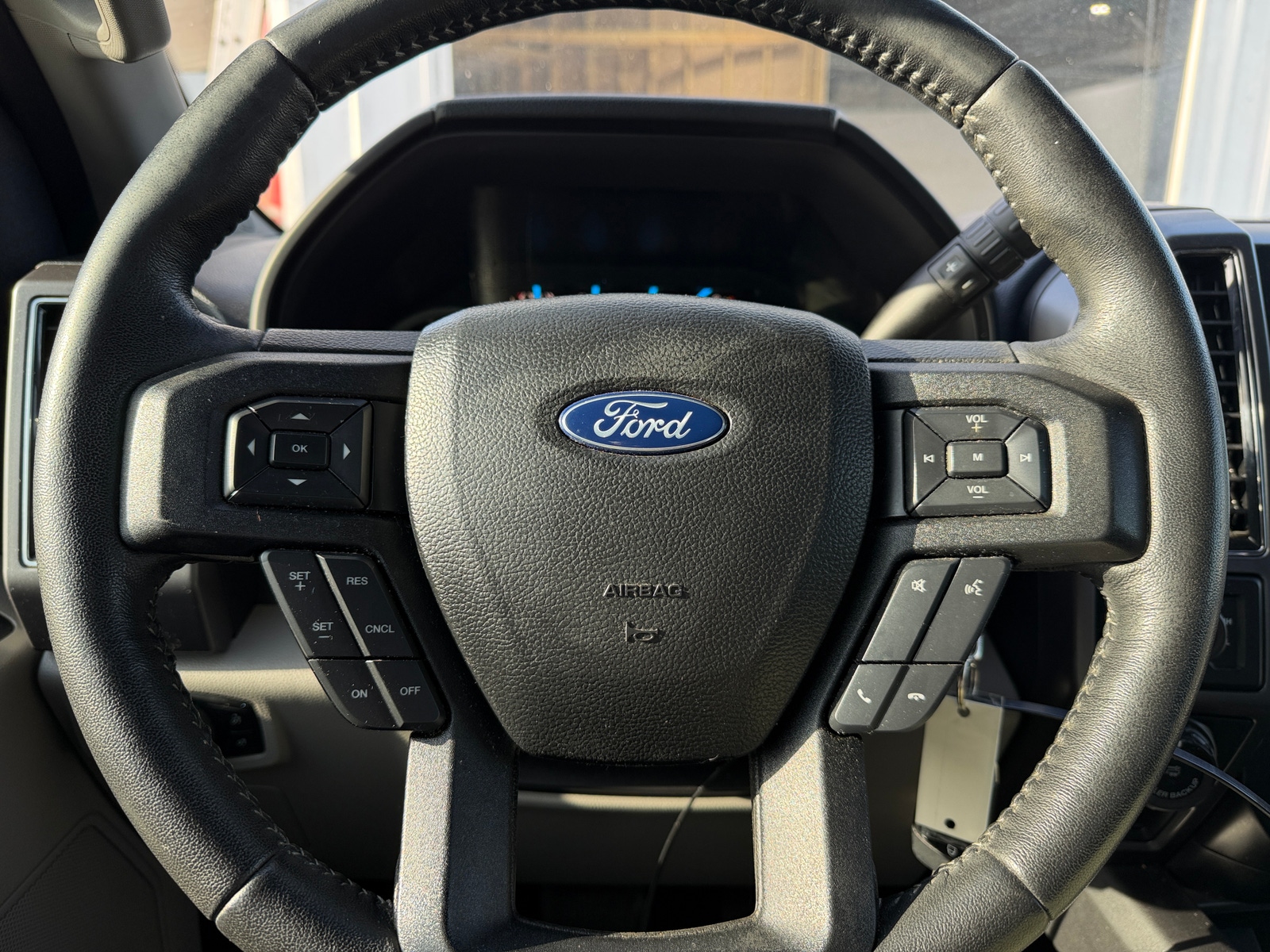 Thumbnail: 2017 Ford Econoline - 5