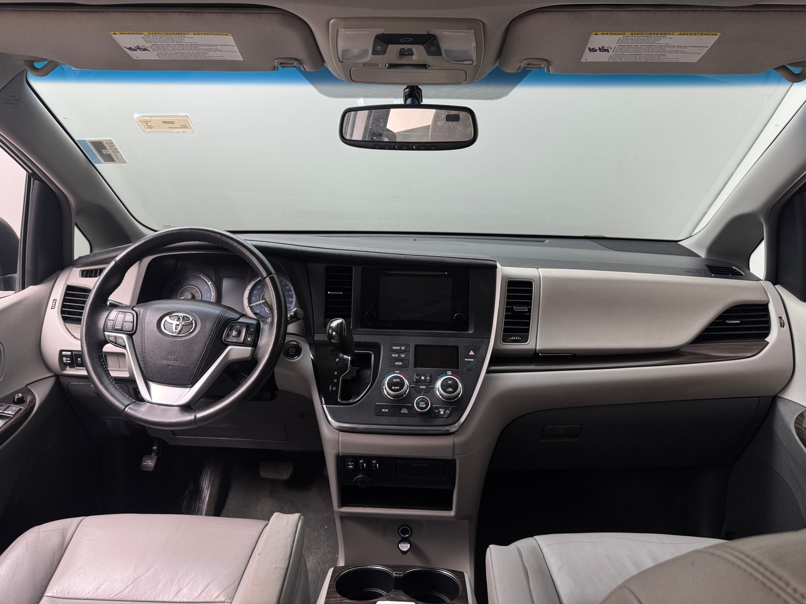 Thumbnail: 2017 Toyota Sienna - 2