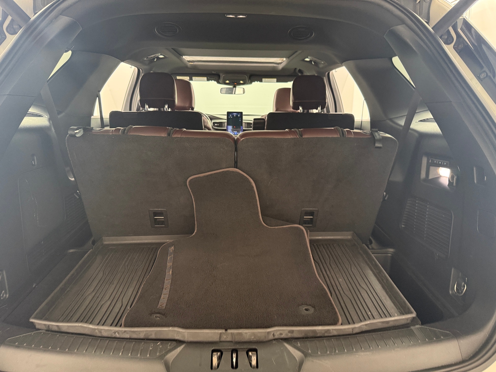 Thumbnail: 2020 Ford Explorer - 6