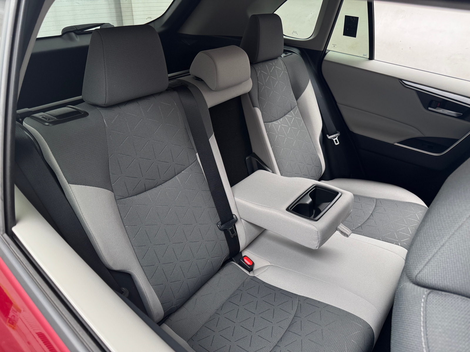 Thumbnail: 2021 Toyota RAV4 - 6