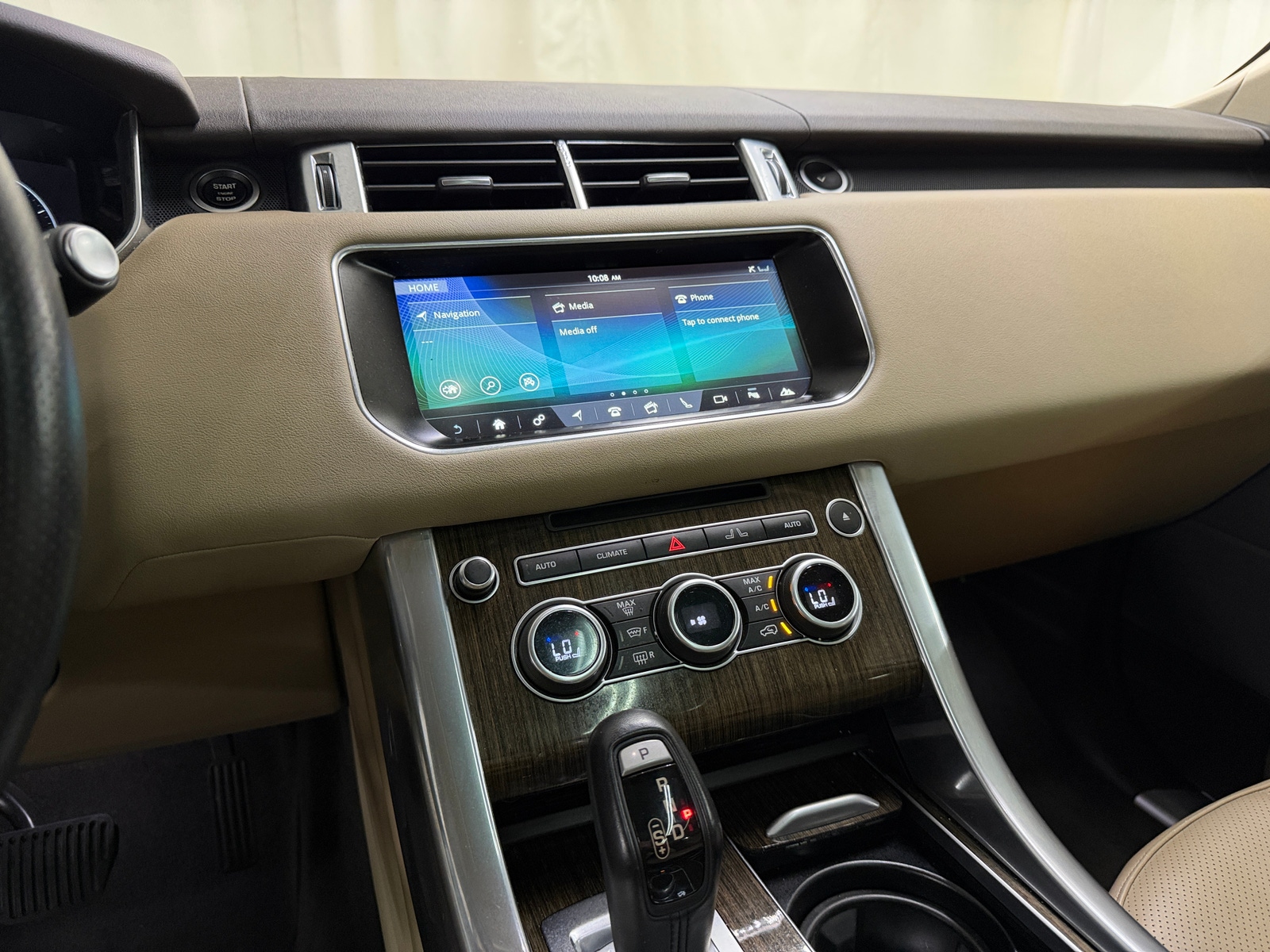 Thumbnail: 2017 Land Rover Range Rover Sport - 3