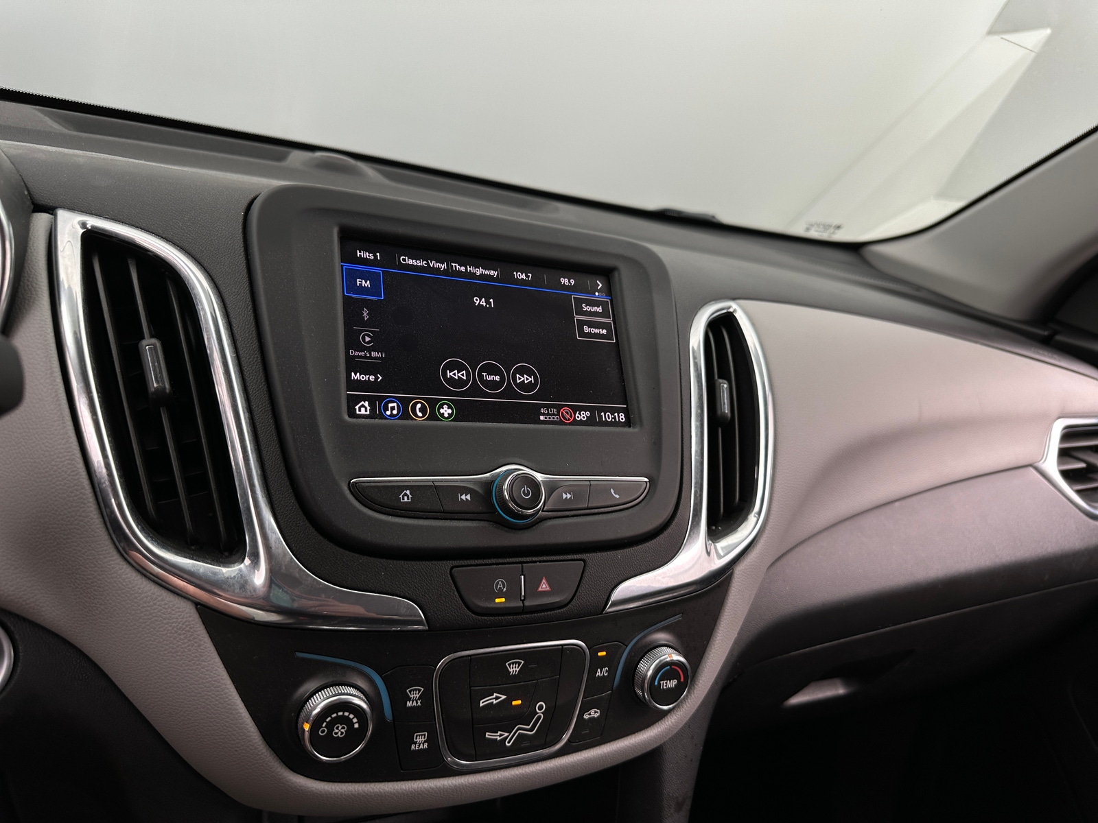 Thumbnail: 2023 Chevrolet Equinox - 4