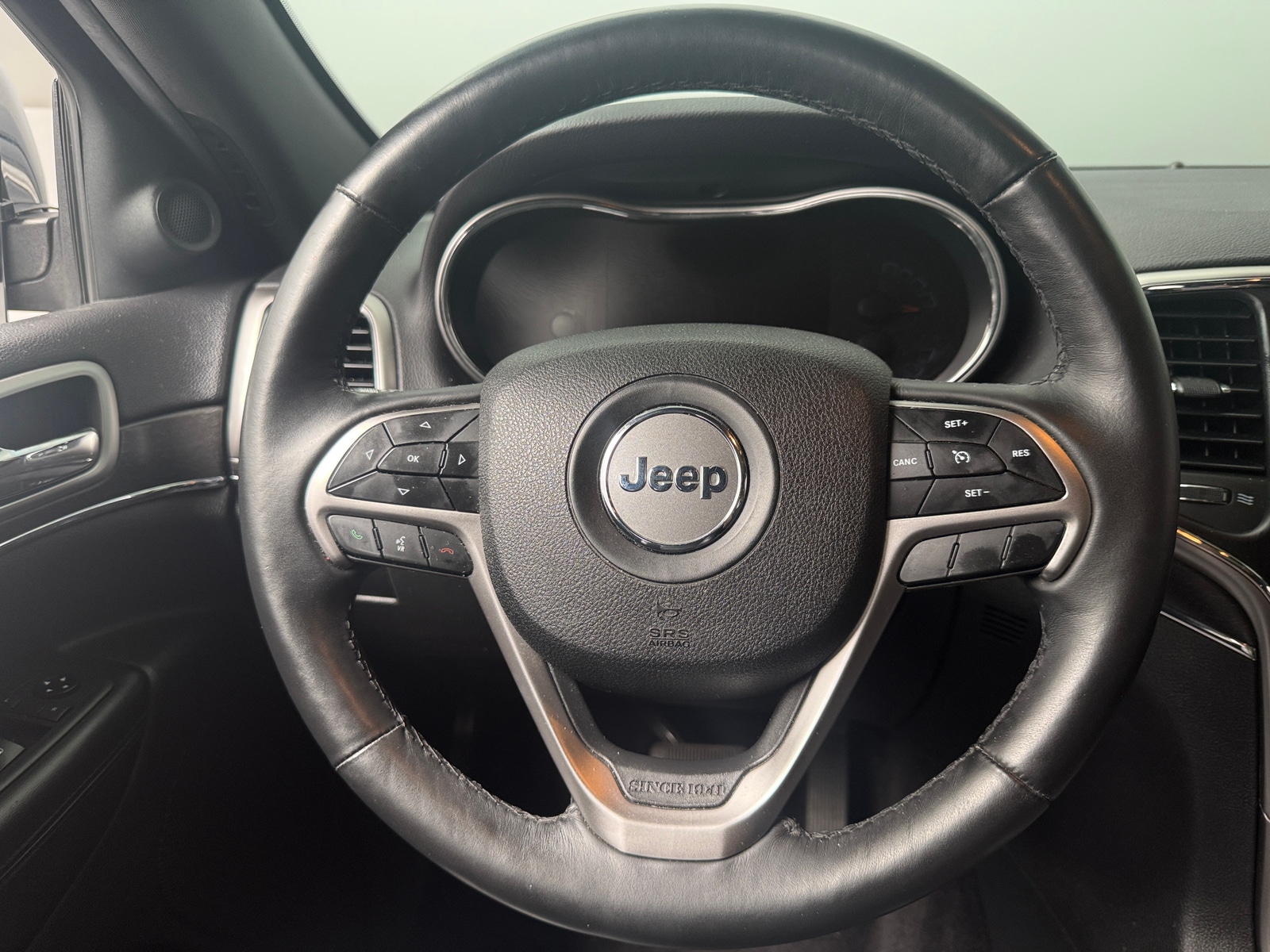 Thumbnail: 2018 Jeep Grand Cherokee - 4