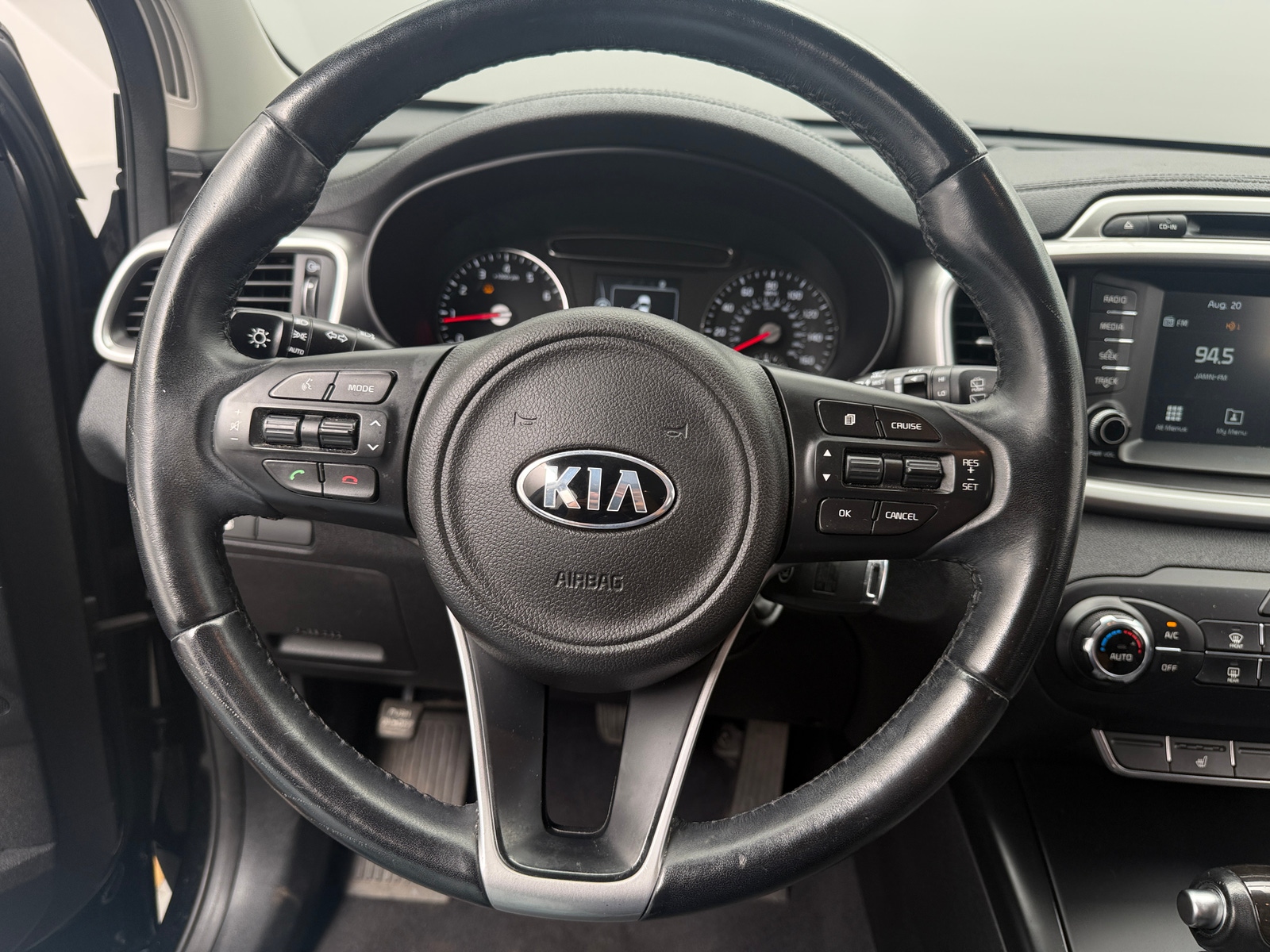 Thumbnail: 2017 Kia Sorento - 5