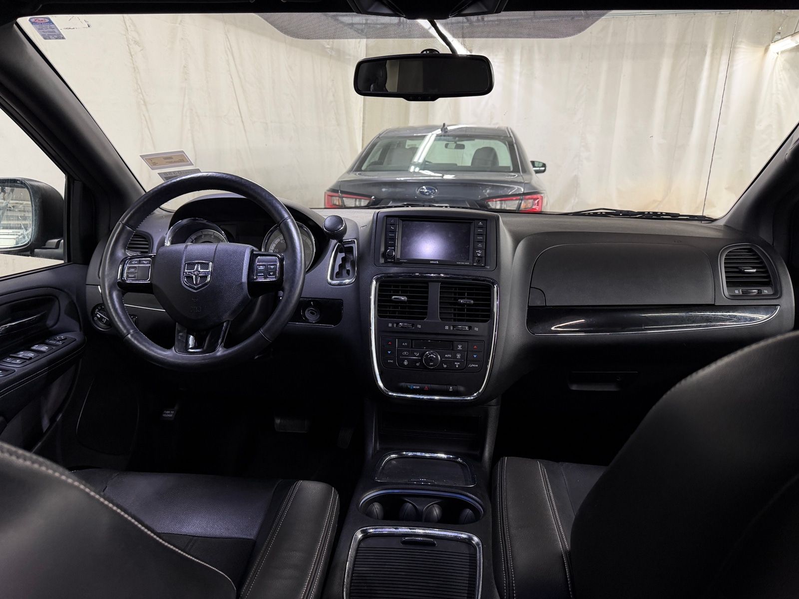 Thumbnail: 2016 Dodge Grand Caravan - 2