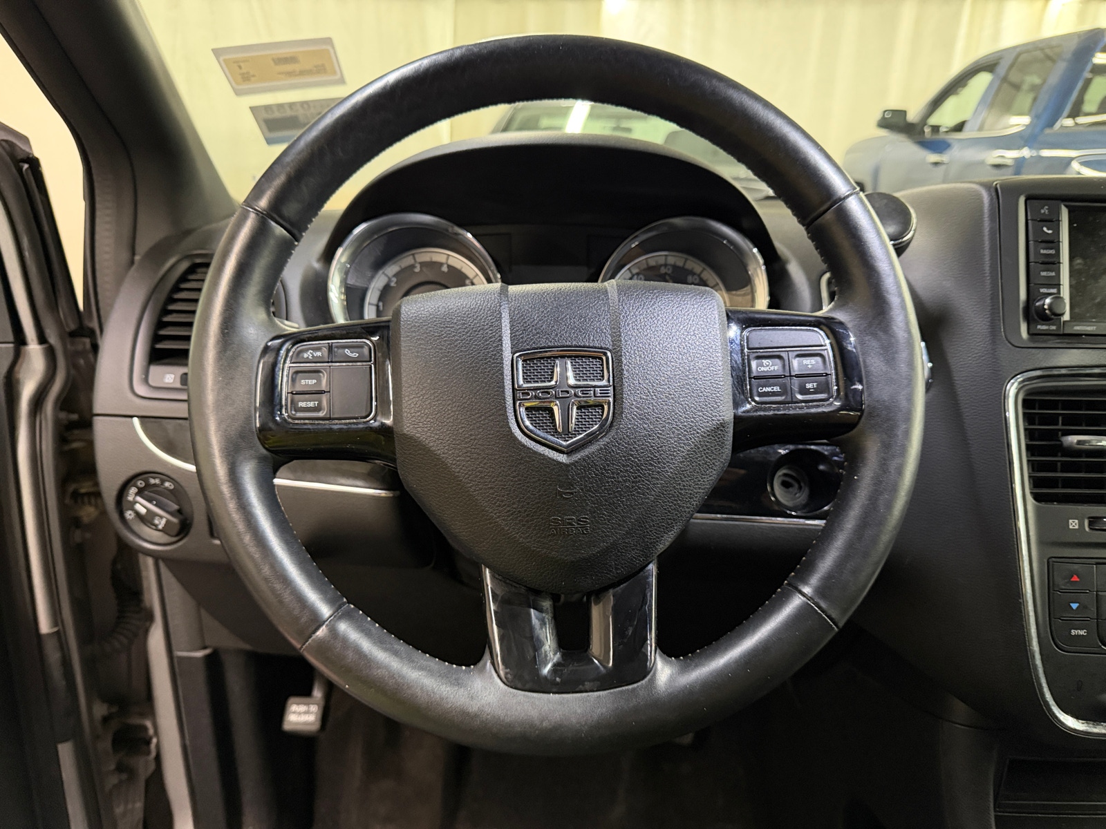 Thumbnail: 2016 Dodge Grand Caravan - 4