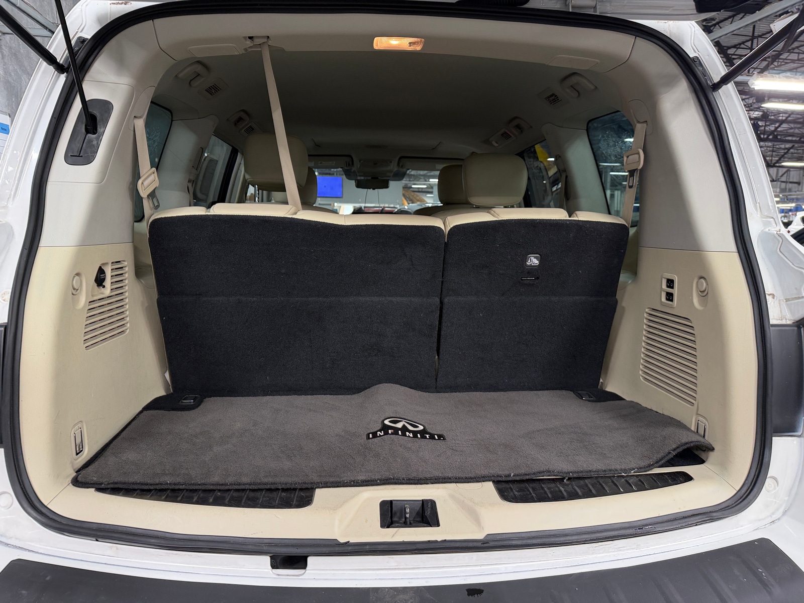 Thumbnail: 2023 INFINITI QX80 - 6
