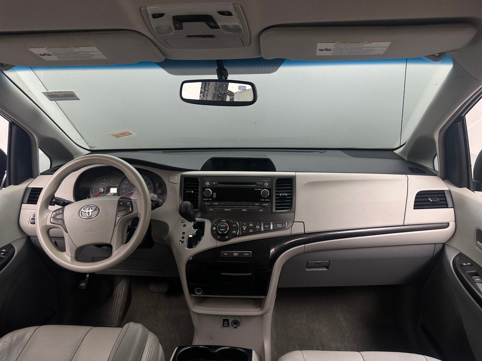 Thumbnail: 2013 Toyota Sienna - 3