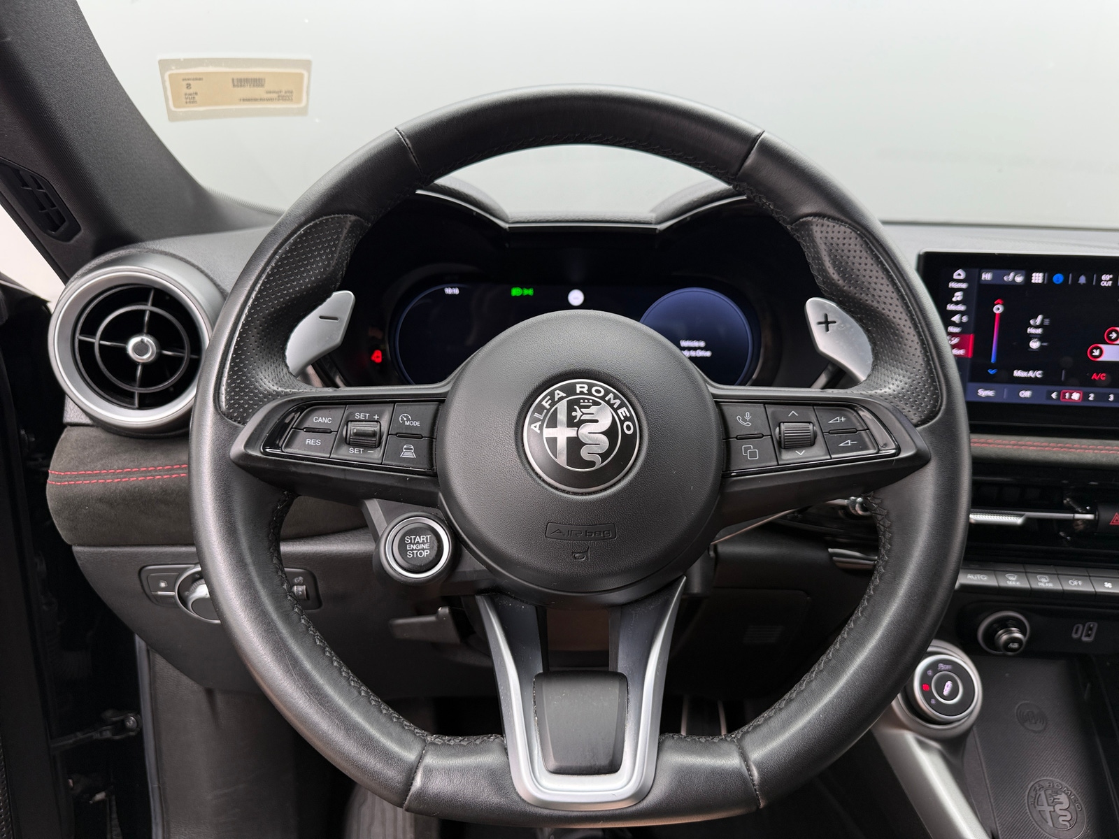Thumbnail: 2024 Alfa Romeo Tonale - 4