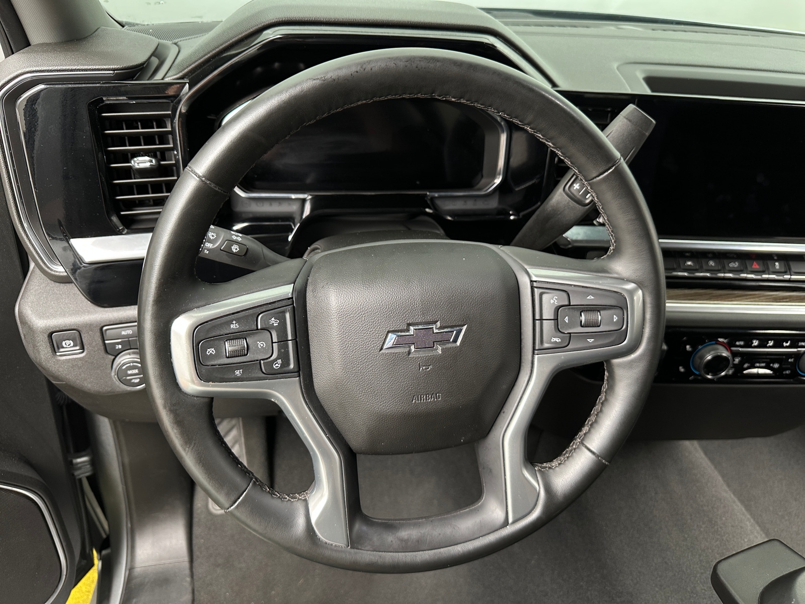 Thumbnail: 2026 Chevrolet Silverado 1500 - 5