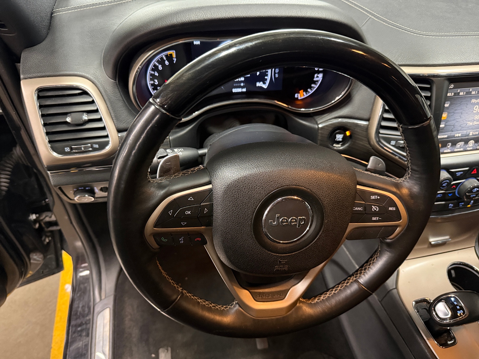 Thumbnail: 2015 Jeep Grand Cherokee - 4