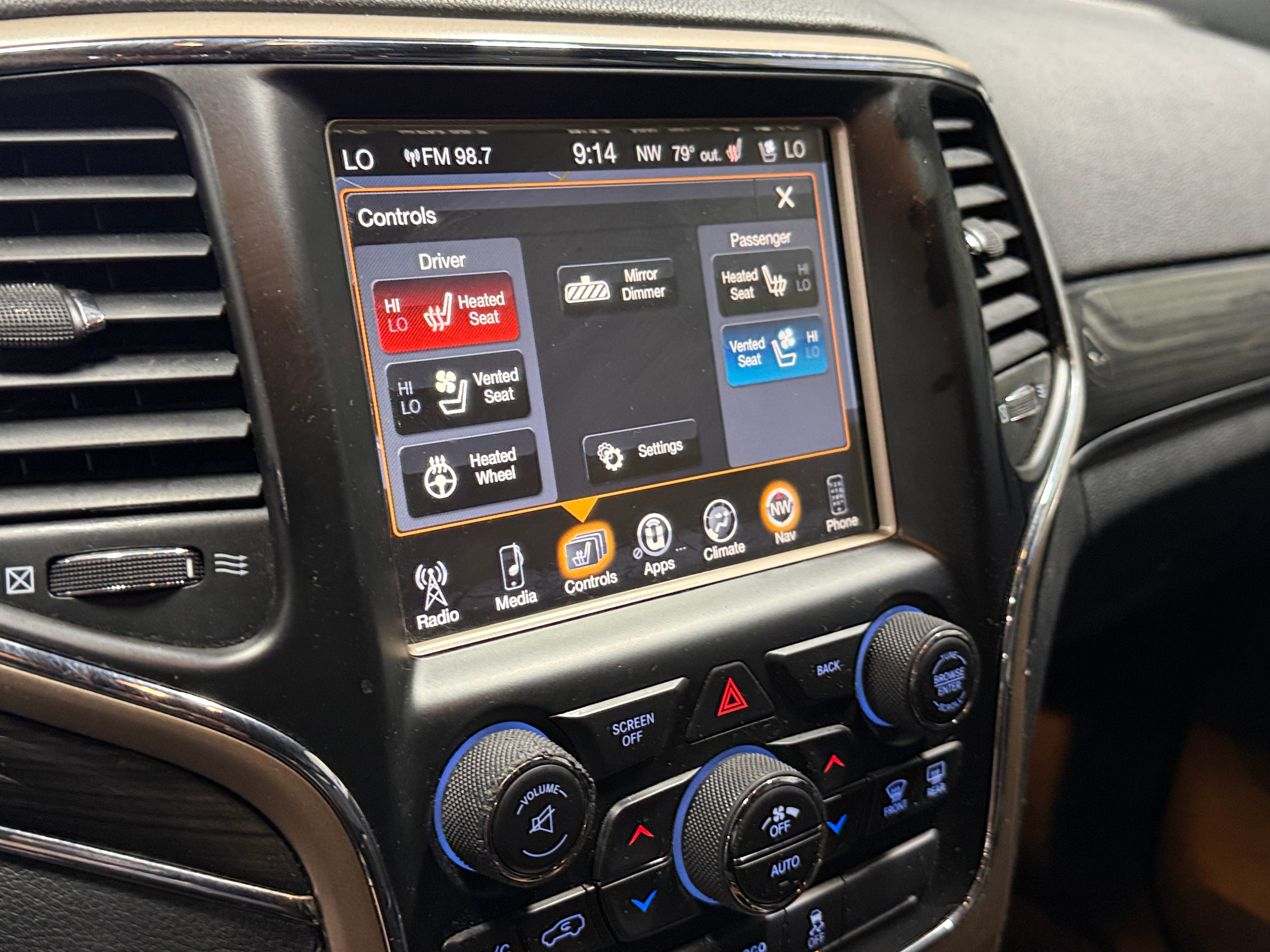 2015 Jeep Grand Cherokee Overland - Photo 12