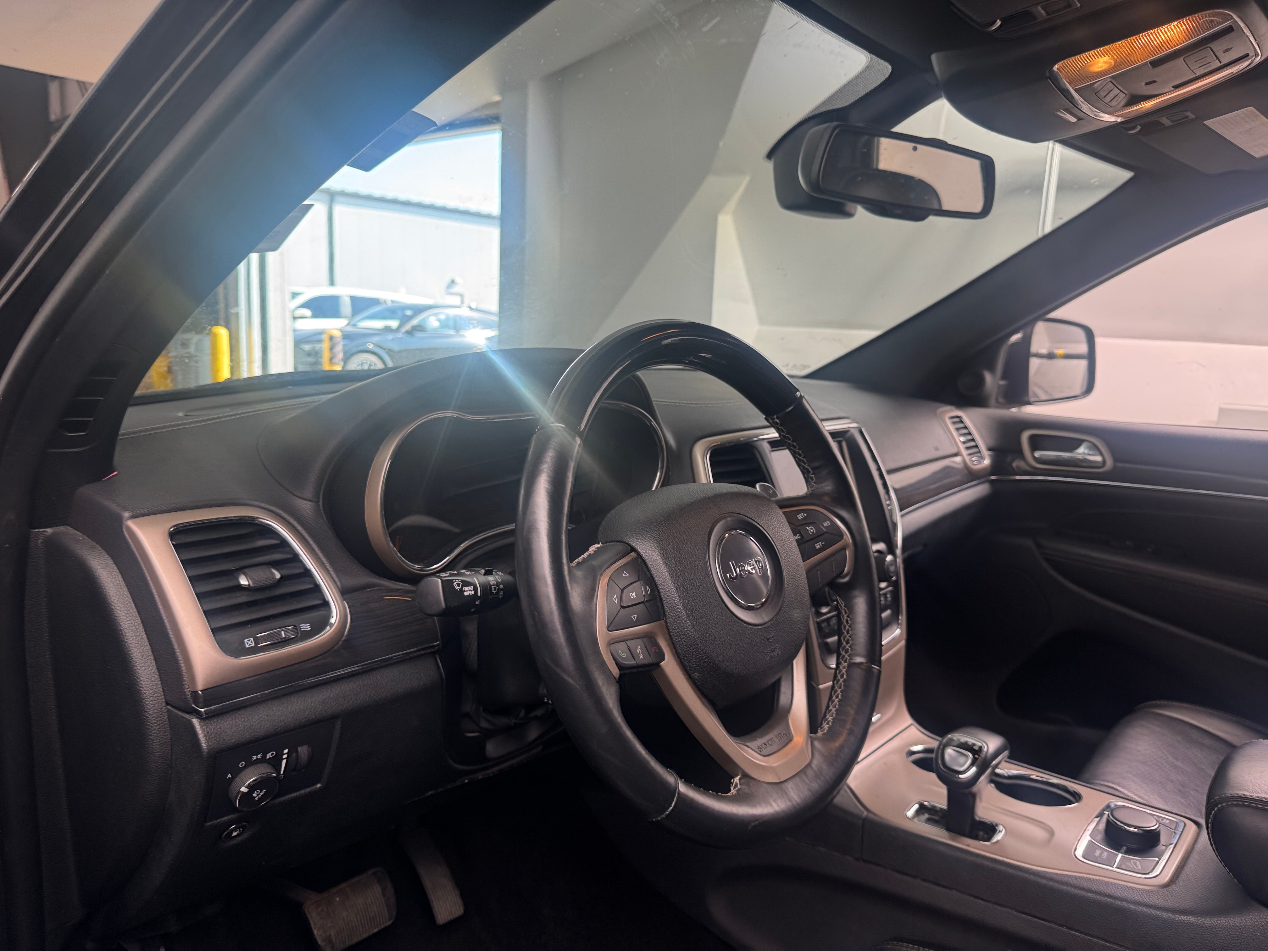 2015 Jeep Grand Cherokee Overland - Photo 24