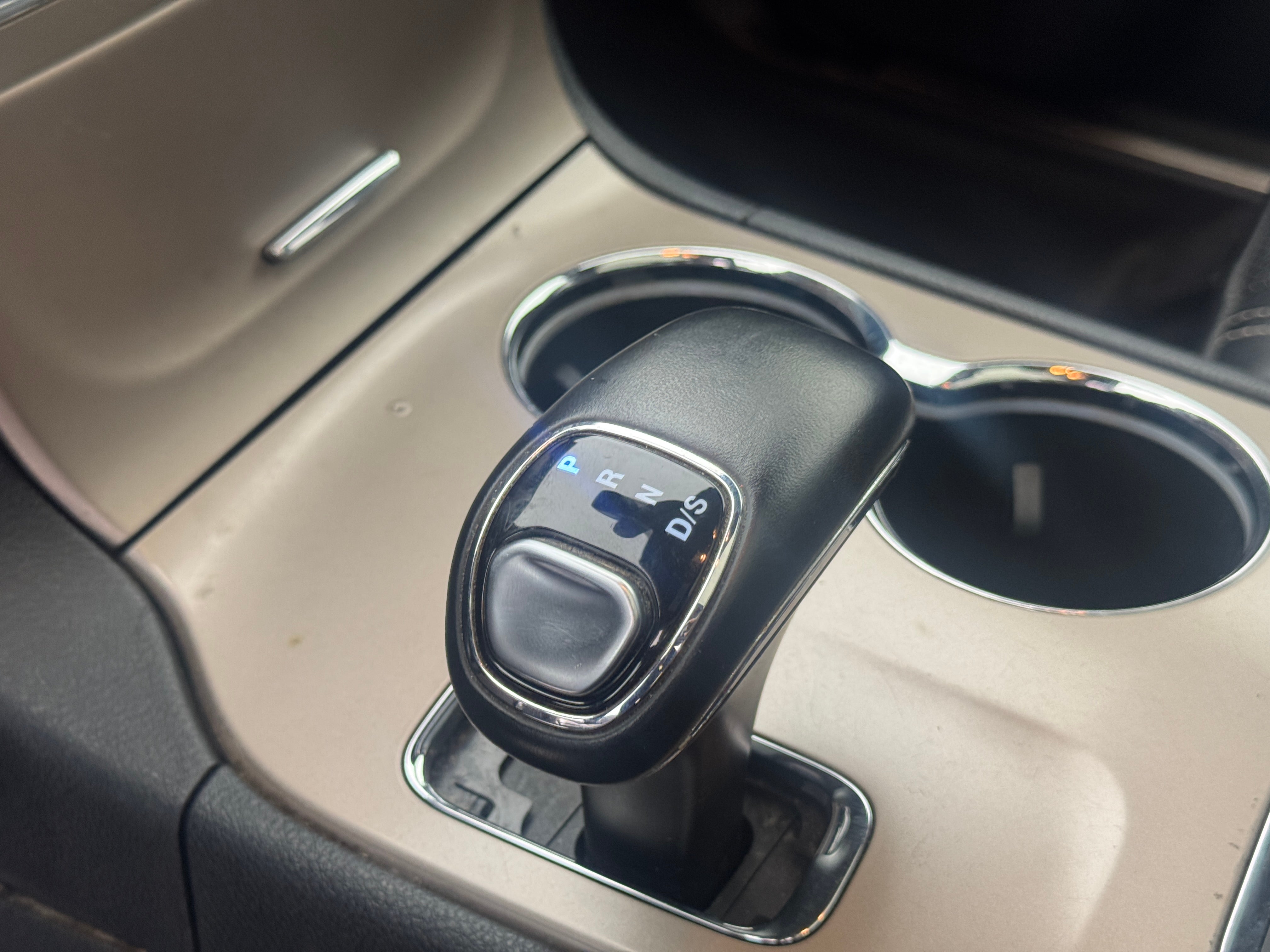 2015 Jeep Grand Cherokee Overland - Photo 25