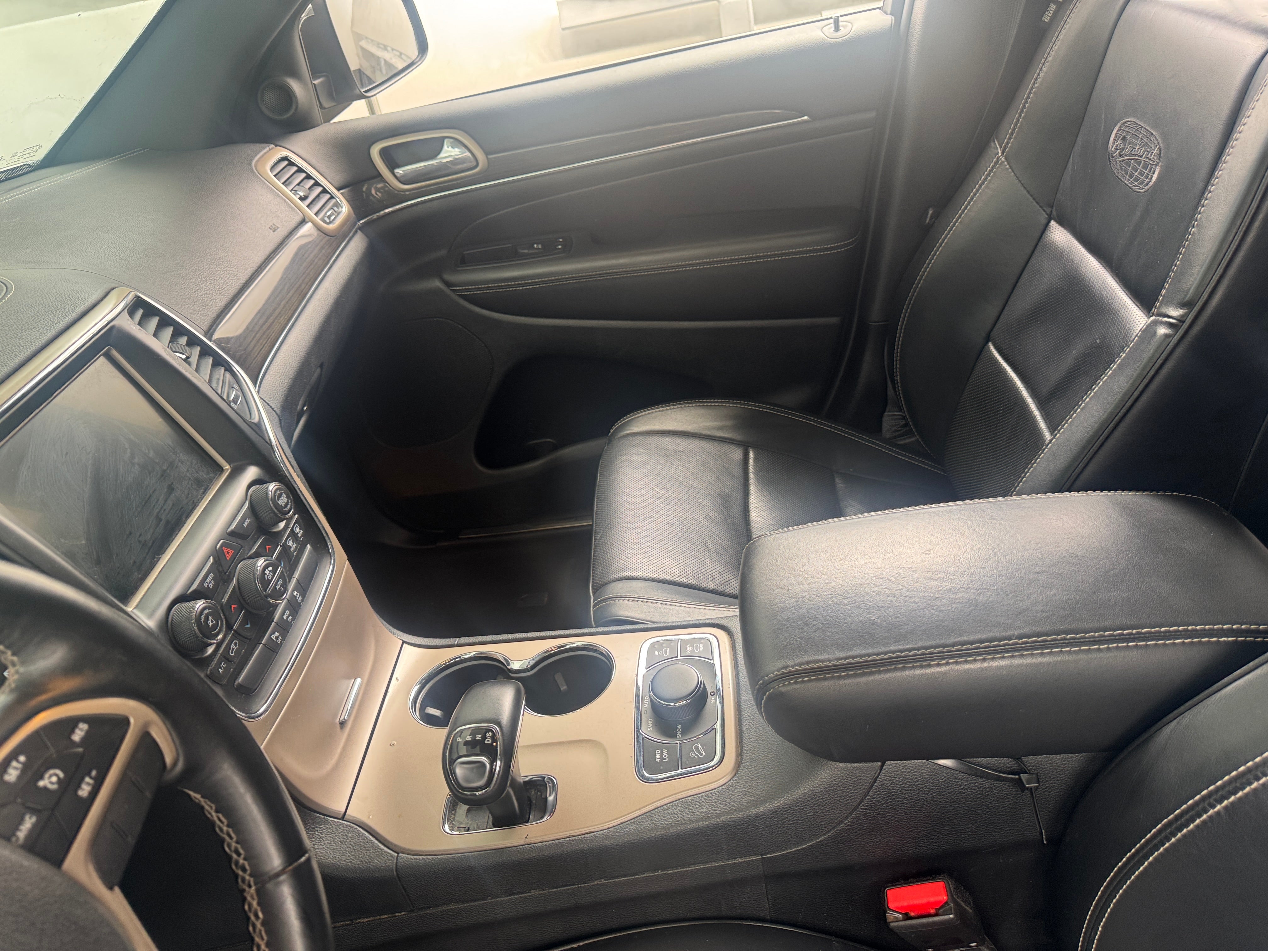 2015 Jeep Grand Cherokee Overland - Photo 27