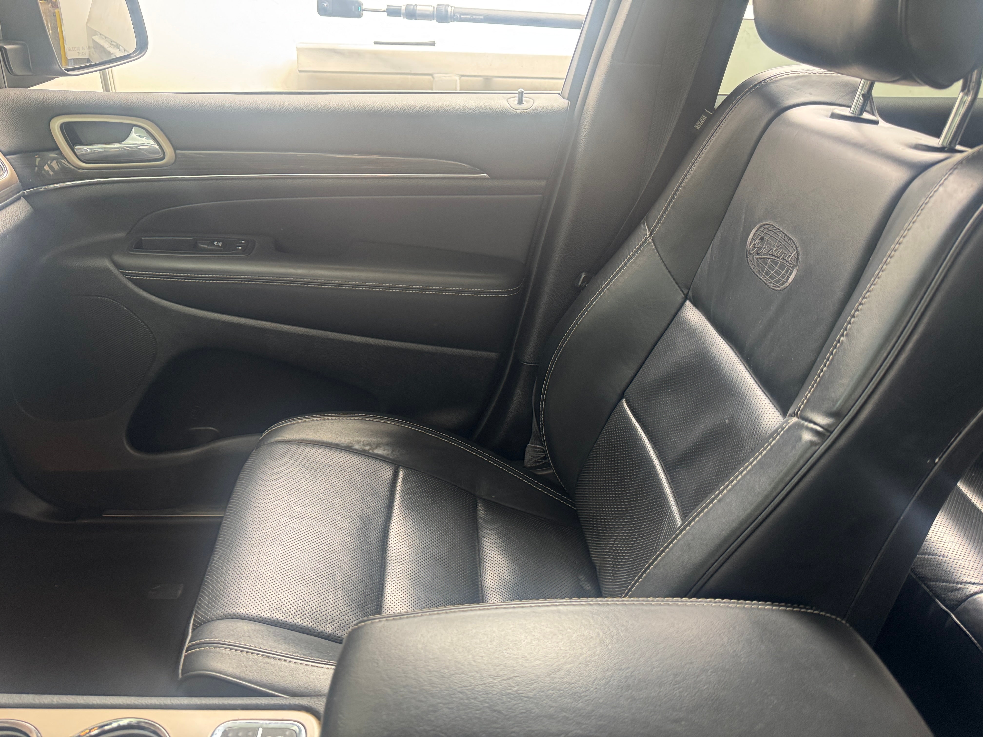 2015 Jeep Grand Cherokee Overland - Photo 28