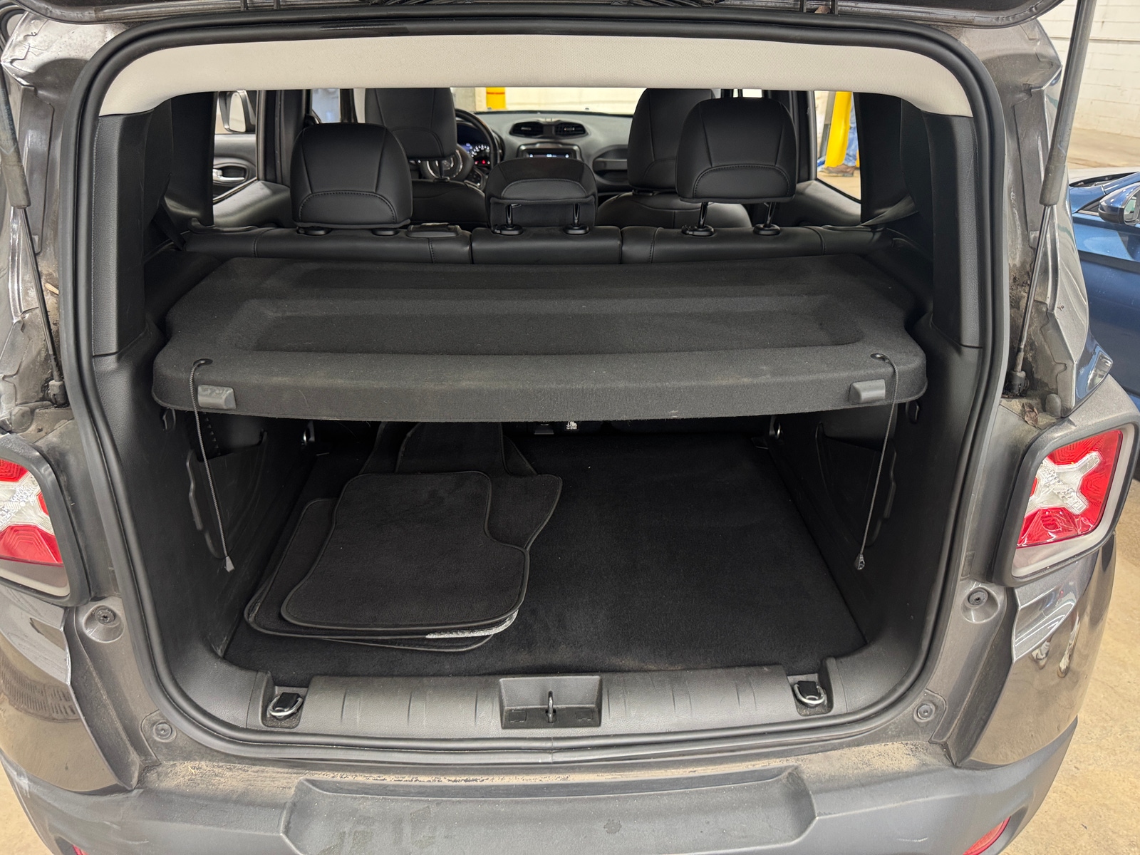 Thumbnail: 2020 Jeep Renegade - 6