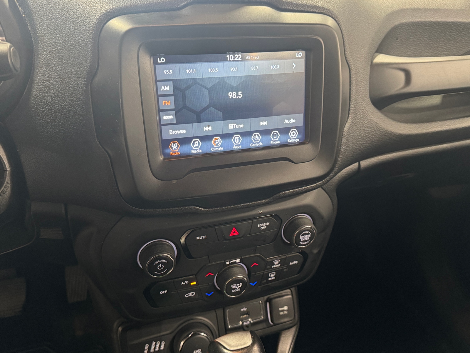Thumbnail: 2020 Jeep Renegade - 3