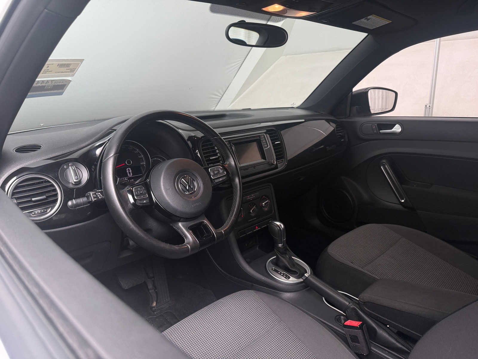 Thumbnail: 2018 Volkswagen Beetle - 3