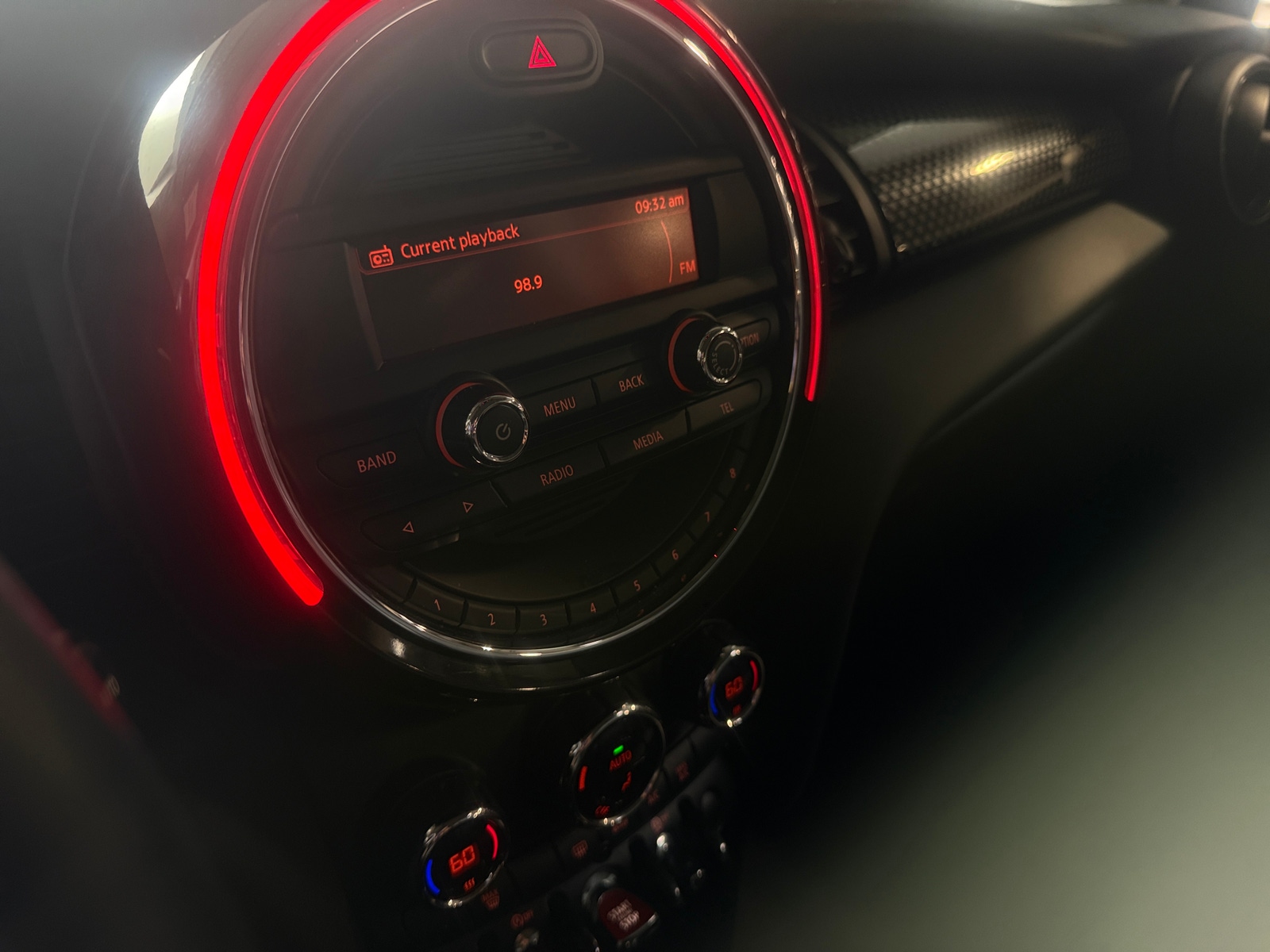 Thumbnail: 2016 MINI Cooper Hardtop - 4